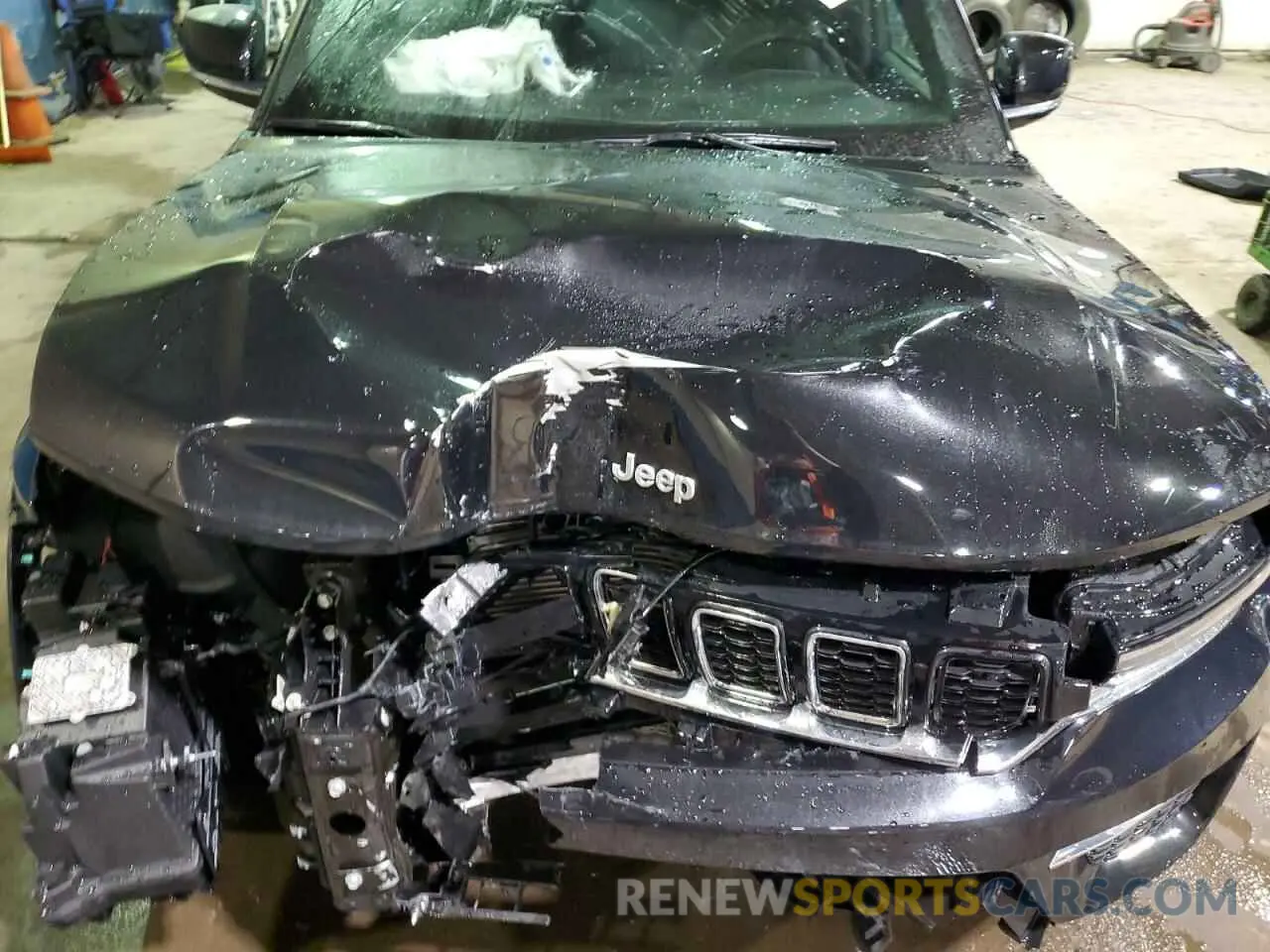 12 Photograph of a damaged car 1C4RJHBG7RC166637 JEEP GRAND CHER 2024