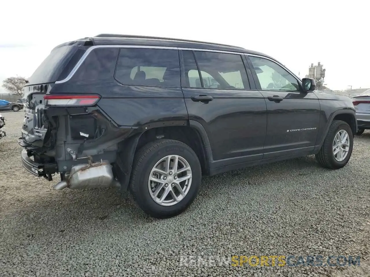 3 Photograph of a damaged car 1C4RJJAG5R8597845 JEEP GRAND CHER 2024