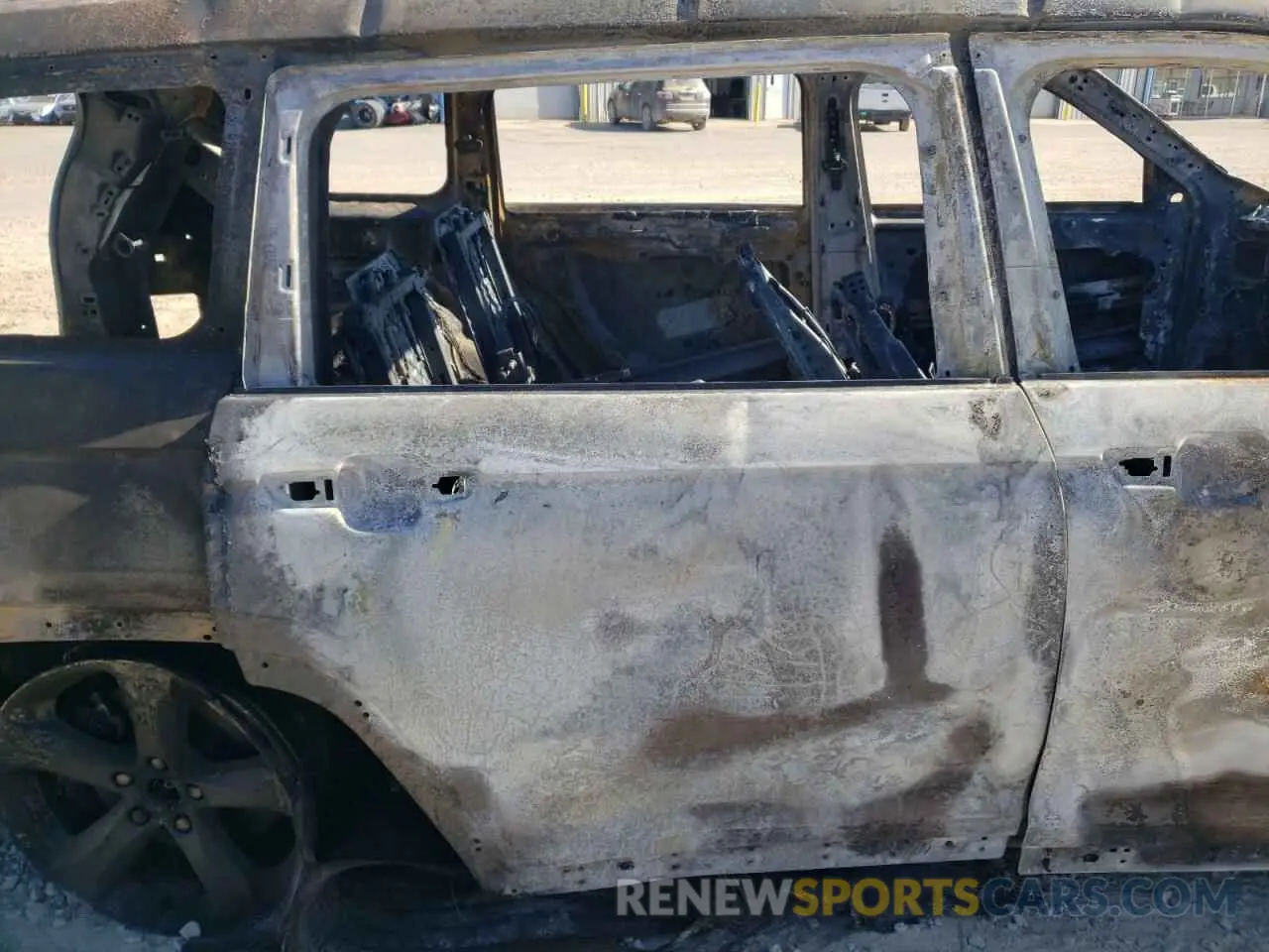 10 Photograph of a damaged car 1C4RJKAG5R8625228 JEEP GRAND CHER 2024