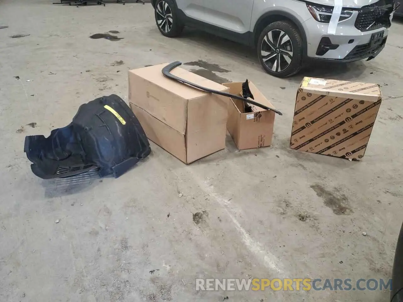 13 Photograph of a damaged car 1C4RJKAG9R8545463 JEEP GRAND CHER 2024