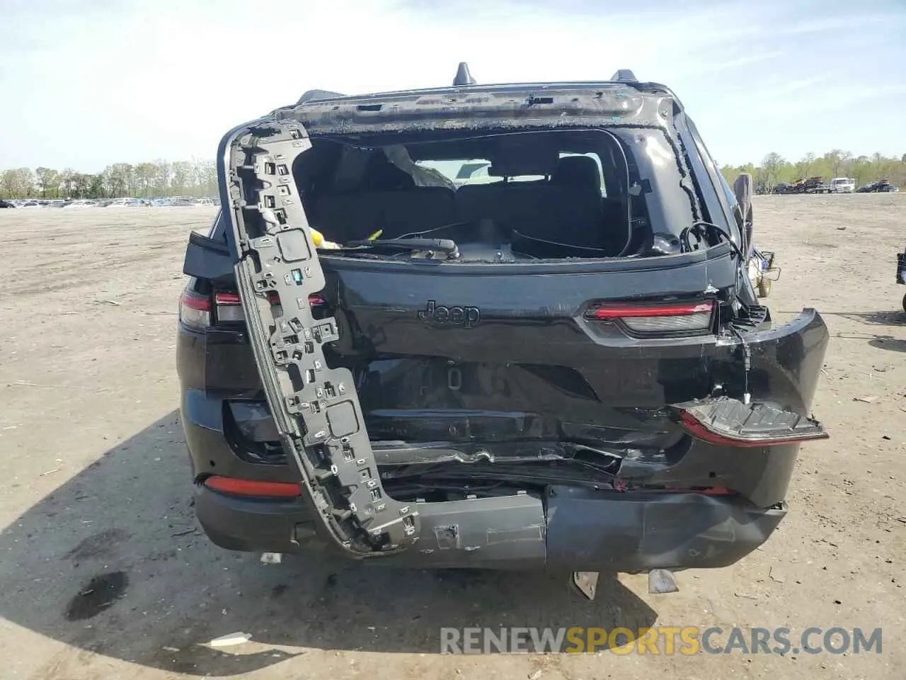 6 Photograph of a damaged car 1C4RJKBG1R8584403 JEEP GRAND CHER 2024