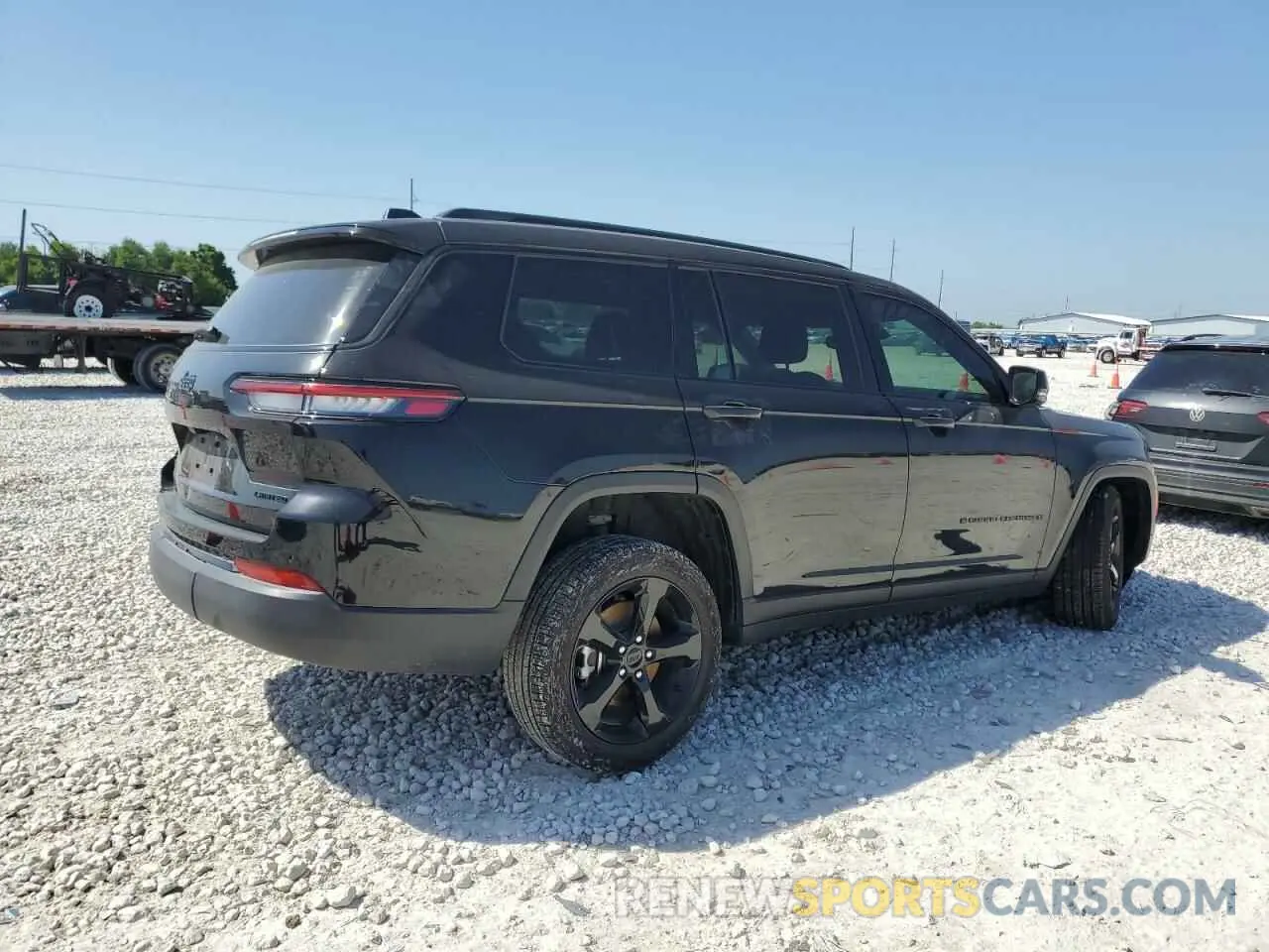 3 Photograph of a damaged car 1C4RJKBG1R8597572 JEEP GRAND CHER 2024