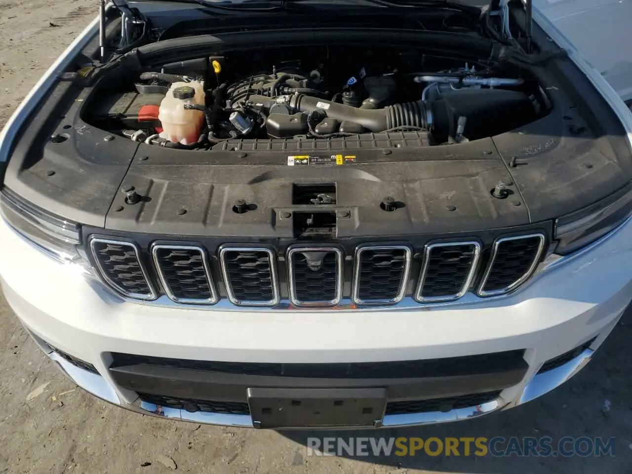 12 Photograph of a damaged car 1C4RJKBG6R8501368 JEEP GRAND CHER 2024