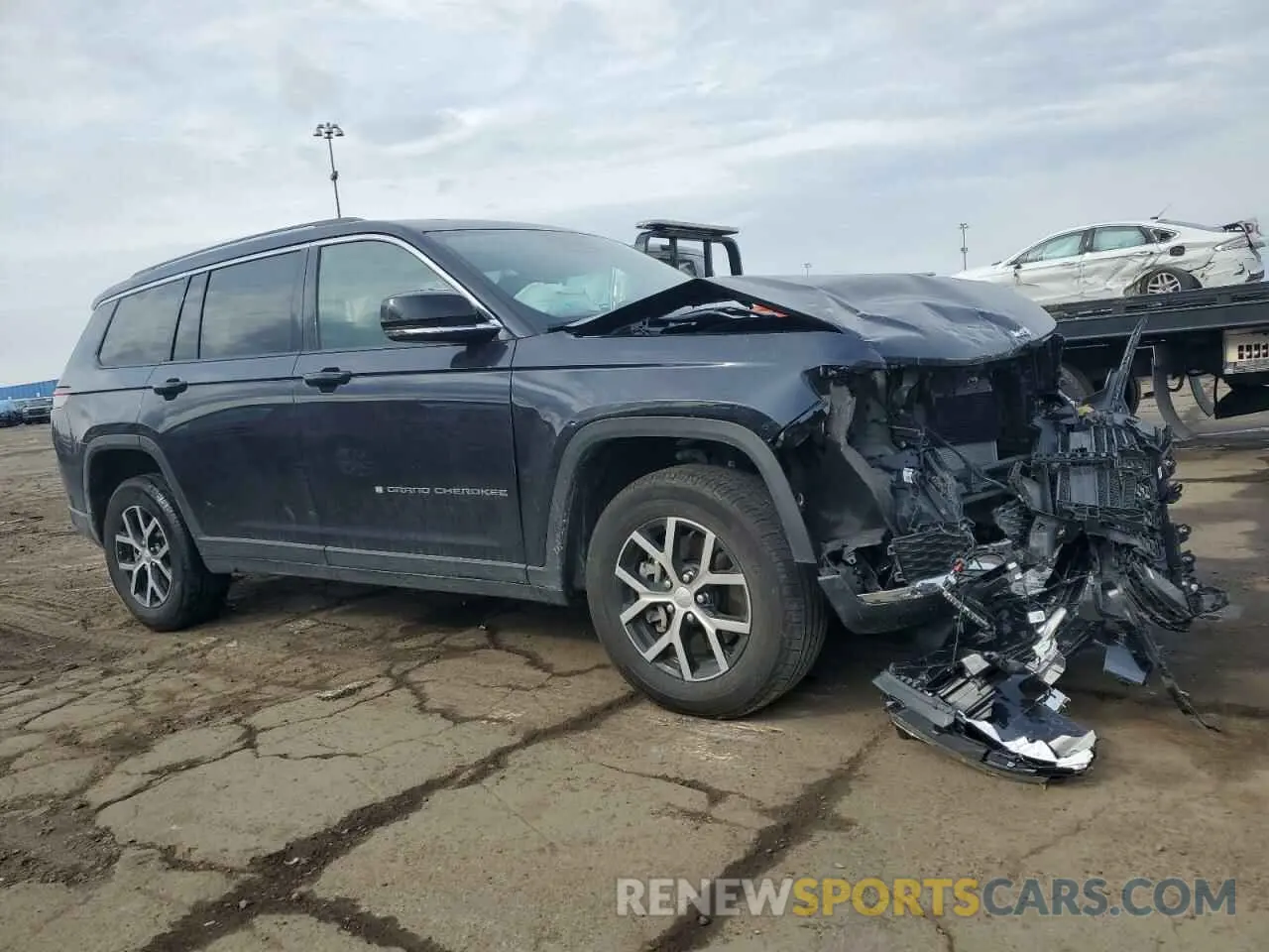 4 Photograph of a damaged car 1C4RJKBG7R8930843 JEEP GRAND CHER 2024