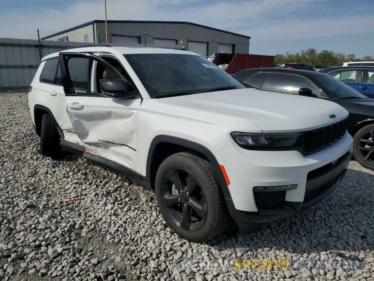 4 Photograph of a damaged car 1C4RJKBG8R8517166 JEEP GRAND CHER 2024