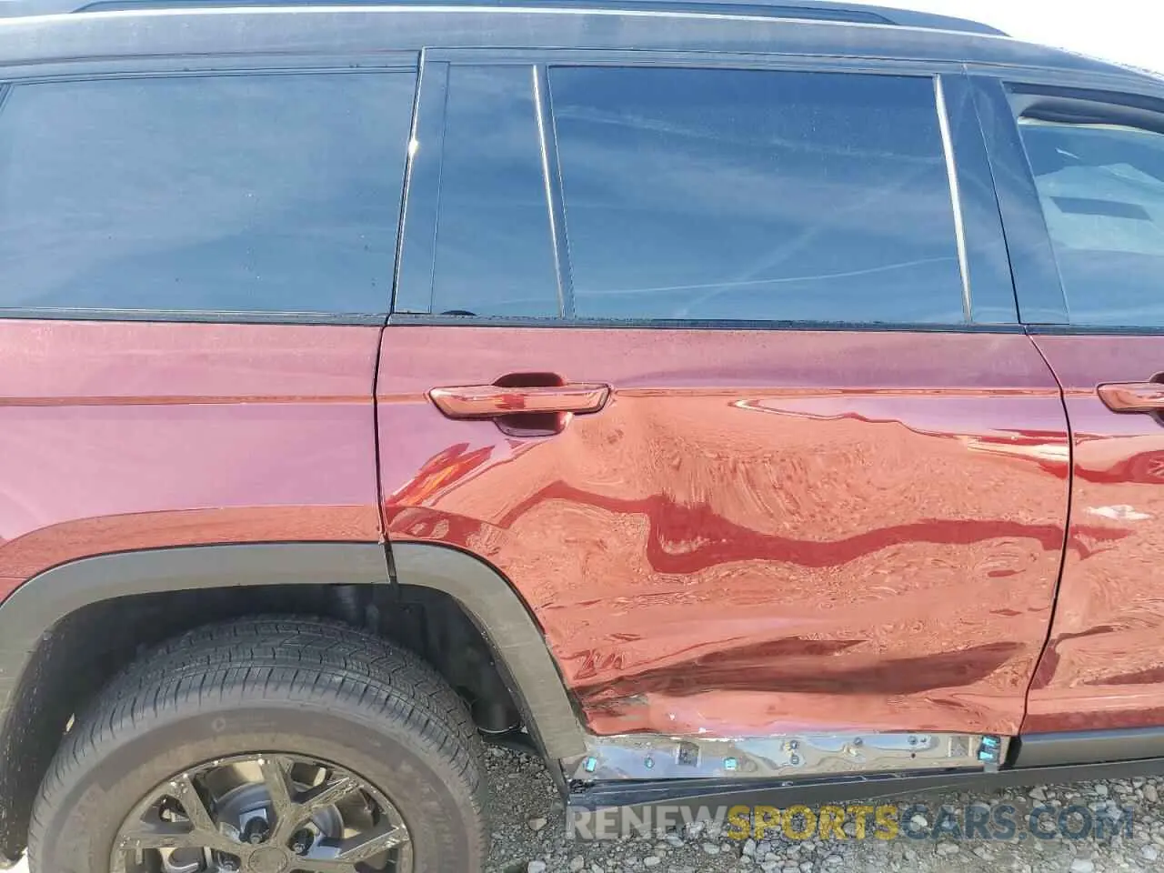 11 Photograph of a damaged car 1C4RJKBG8R8586598 JEEP GRAND CHER 2024