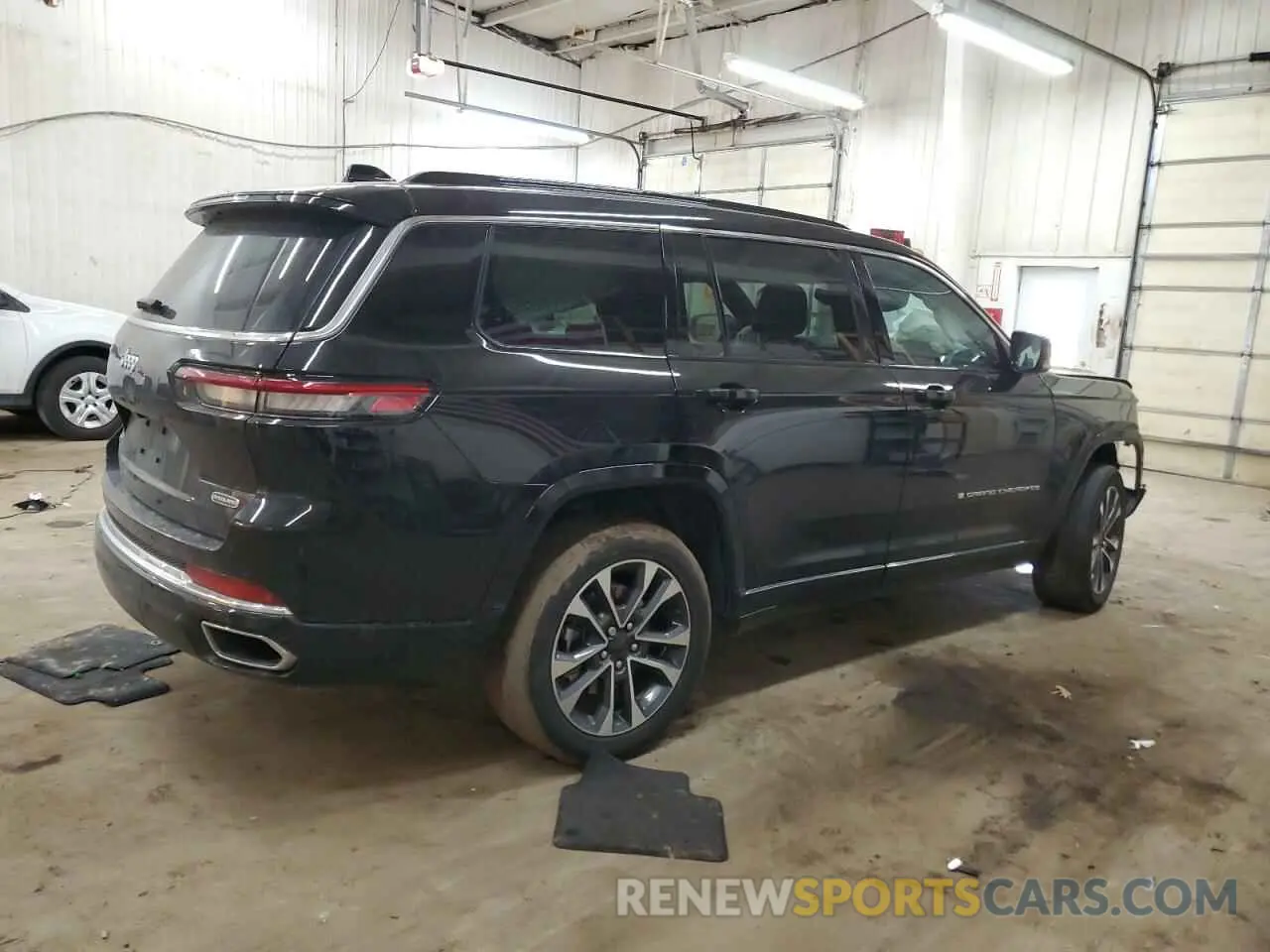 3 Photograph of a damaged car 1C4RJKDT9R8502489 JEEP GRAND CHER 2024