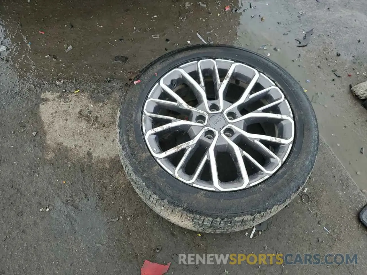 13 Photograph of a damaged car 1C4RJKEG9R8928376 JEEP GRAND CHER 2024
