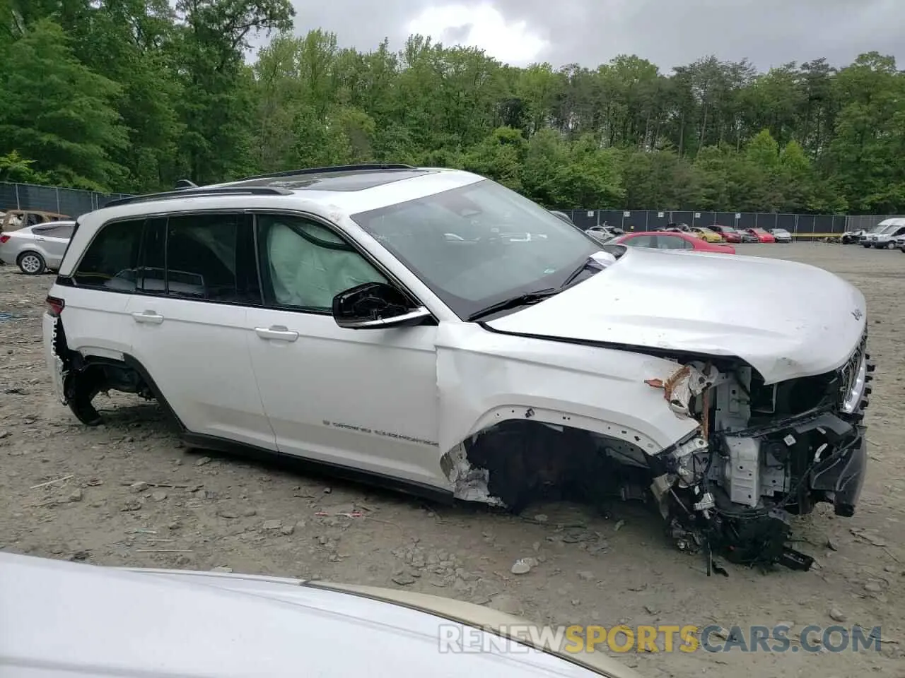 4 Photograph of a damaged car 1C4RJYB60RC713383 JEEP GRAND CHER 2024