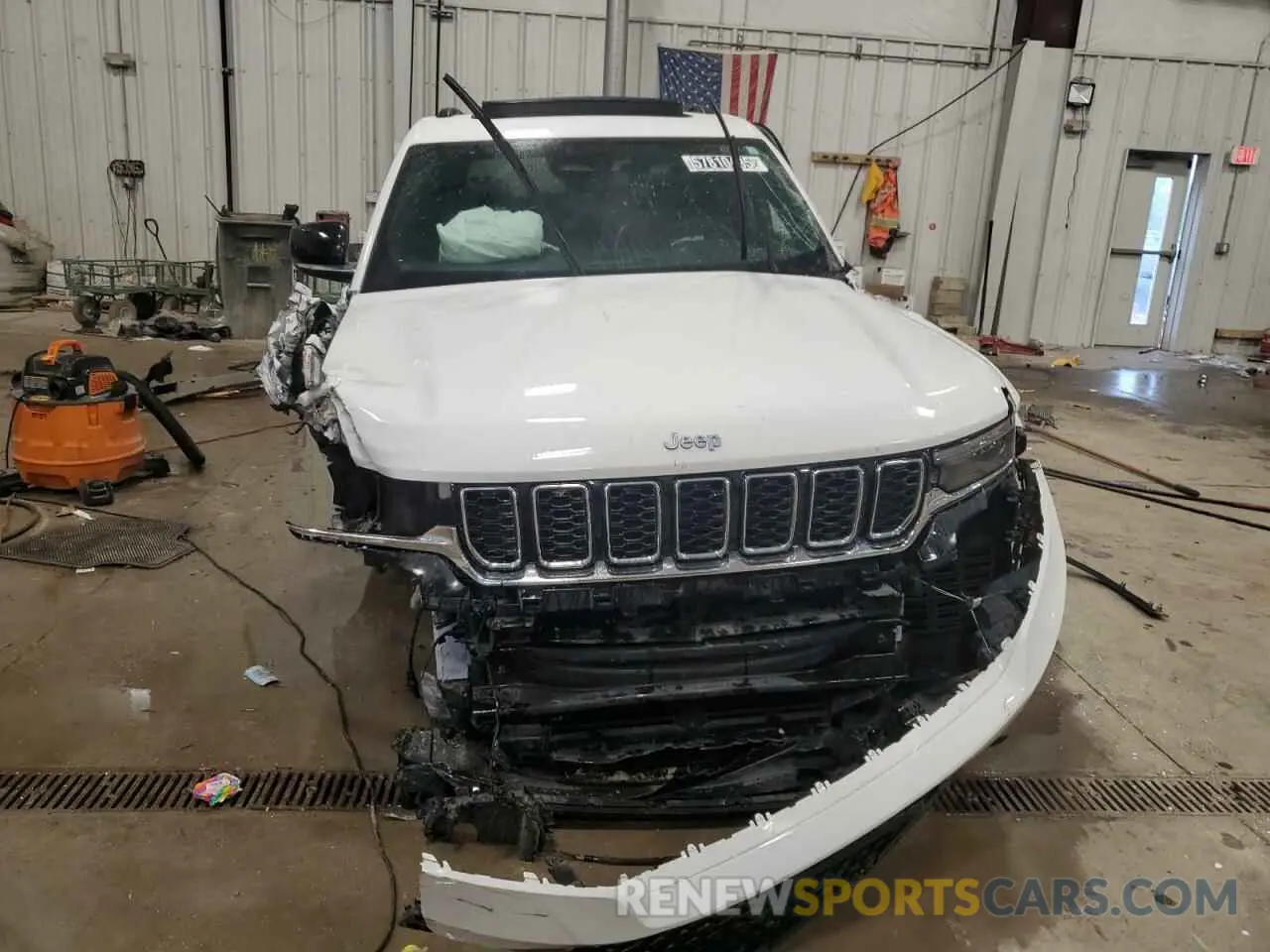 5 Photograph of a damaged car 1C4RJYB65RC120683 JEEP GRAND CHER 2024