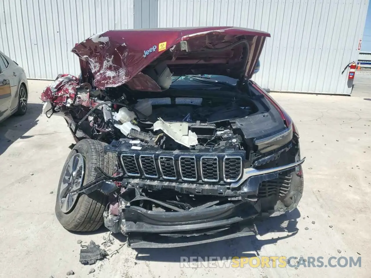 5 Photograph of a damaged car 1C4RJYB67R8518450 JEEP GRAND CHER 2024