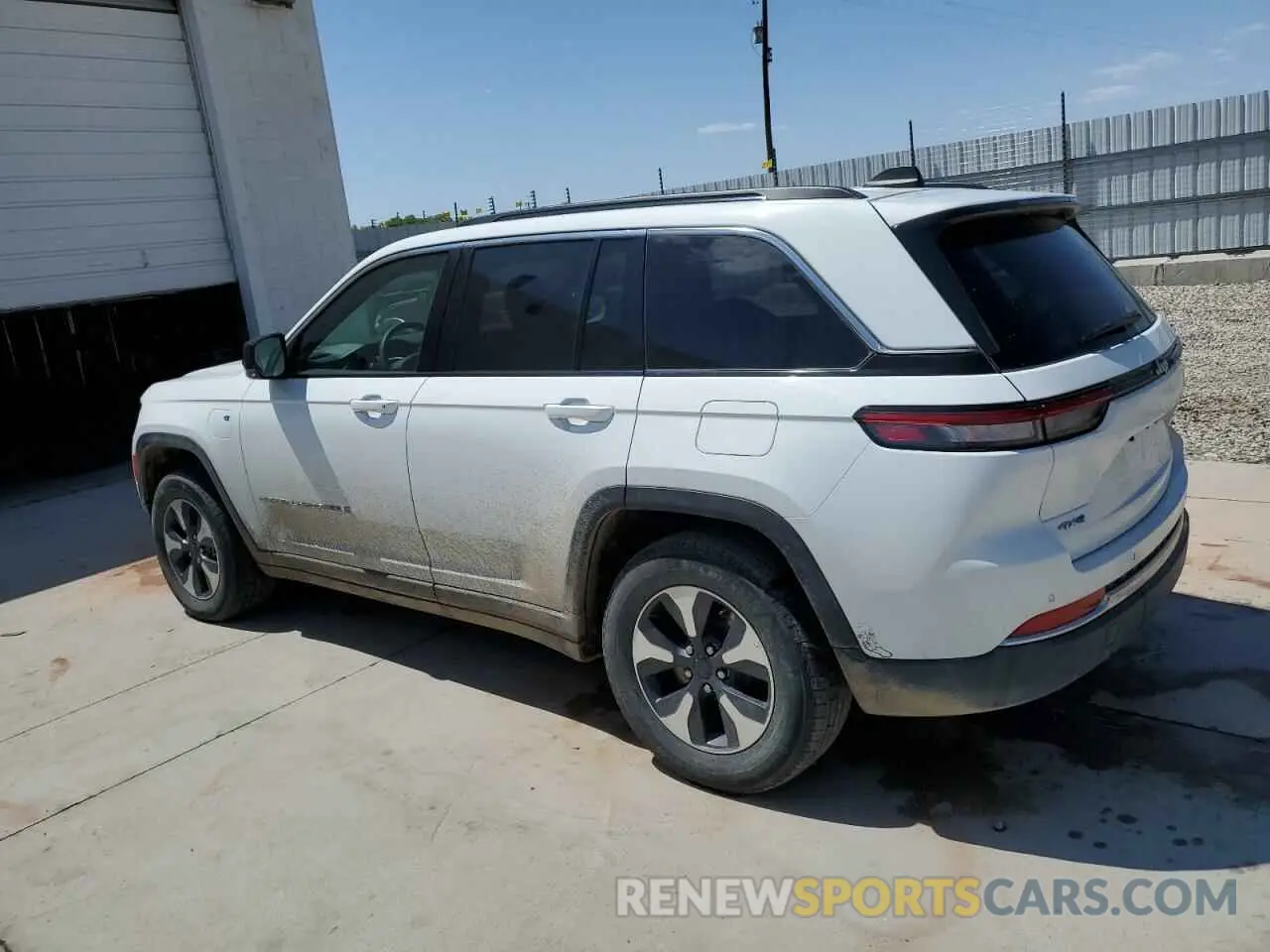 2 Photograph of a damaged car 1C4RJYB69R8521317 JEEP GRAND CHER 2024
