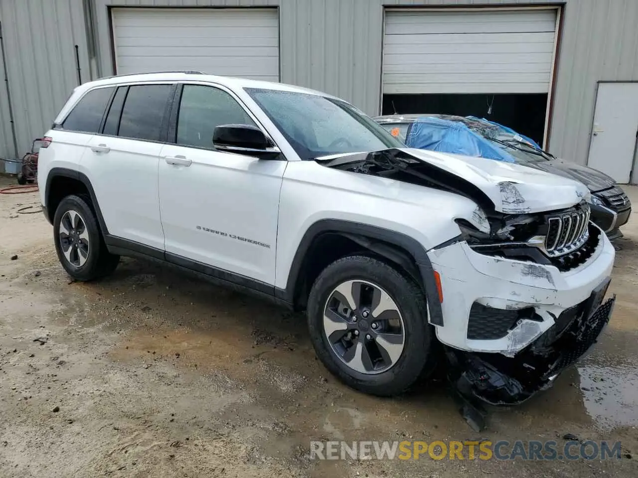 4 Photograph of a damaged car 1C4RJYB69RC720784 JEEP GRAND CHER 2024