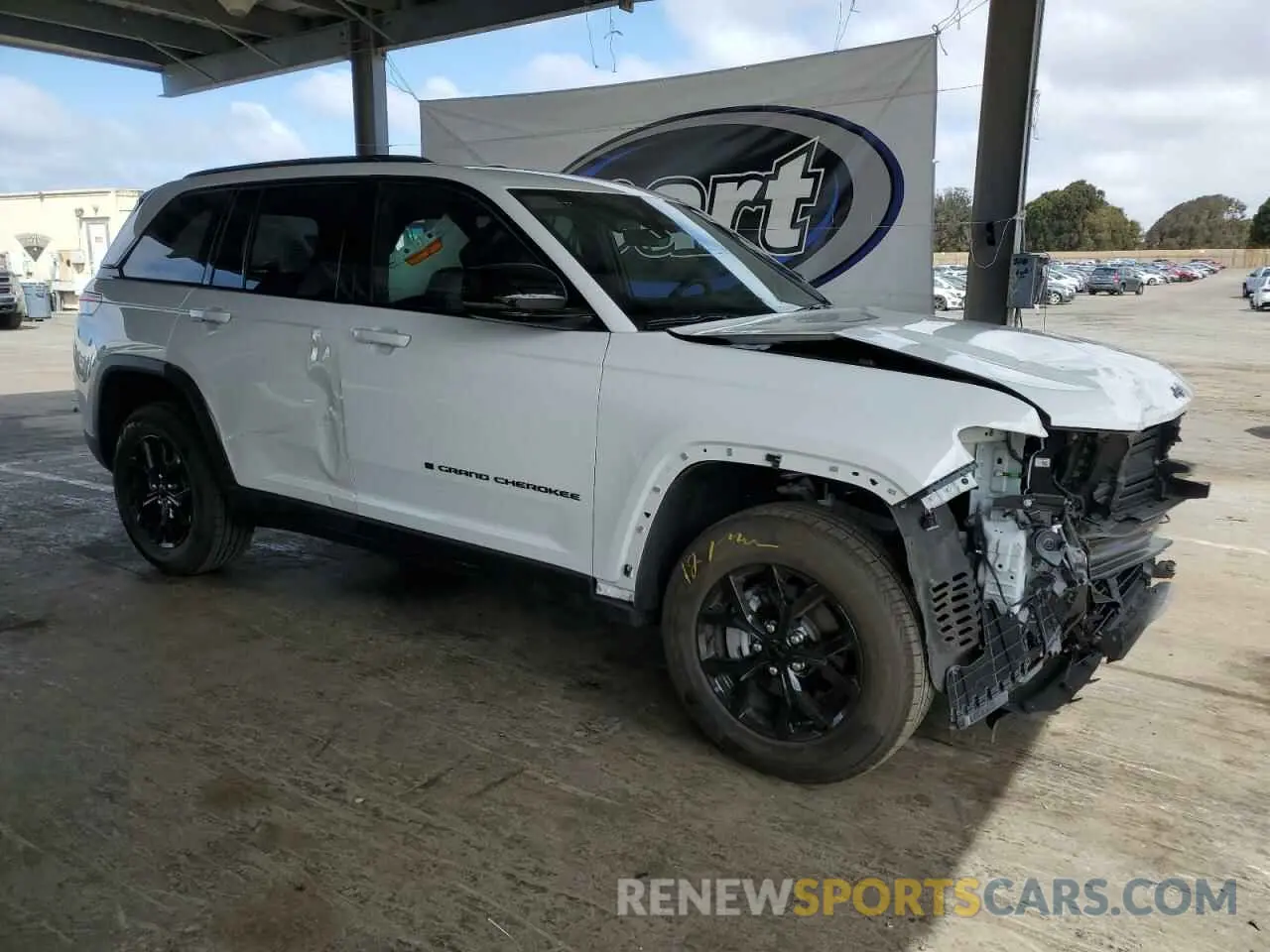 4 Photograph of a damaged car 1C4RJHAG2S8656915 JEEP GRAND CHER 2025