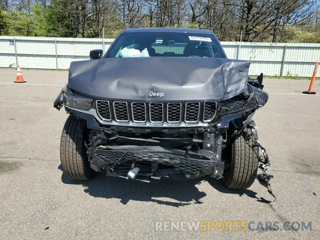 5 Photograph of a damaged car 1C4RJHBG3SC269981 JEEP GRAND CHER 2025