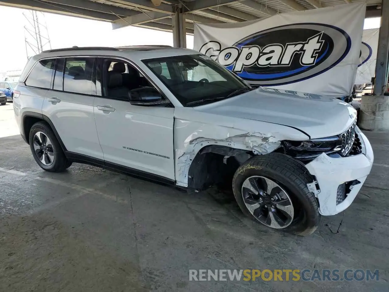 4 Photograph of a damaged car 1C4RJYB66S8692919 JEEP GRAND CHER 2025
