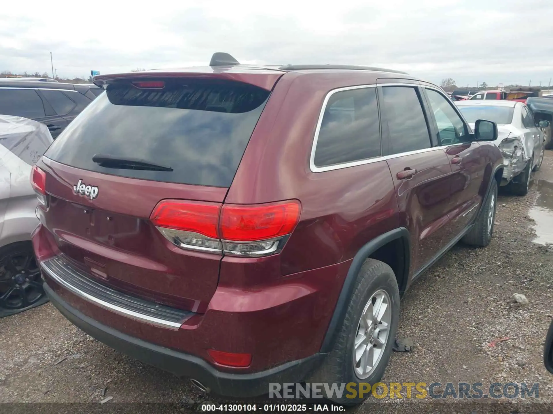 4 Photograph of a damaged car 1C4RJEAG0KC543895 JEEP GRAND CHEROKEE 2019