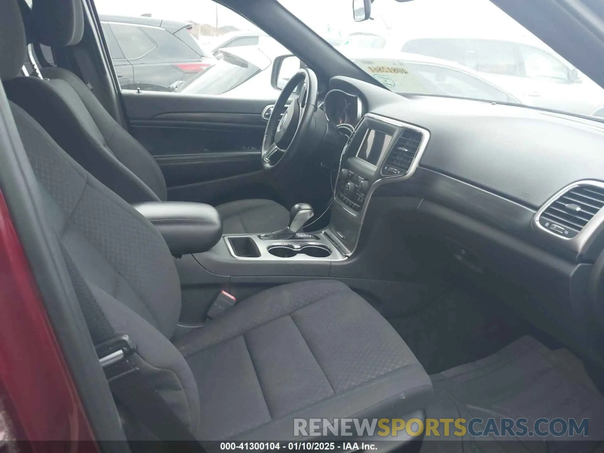 5 Photograph of a damaged car 1C4RJEAG0KC543895 JEEP GRAND CHEROKEE 2019
