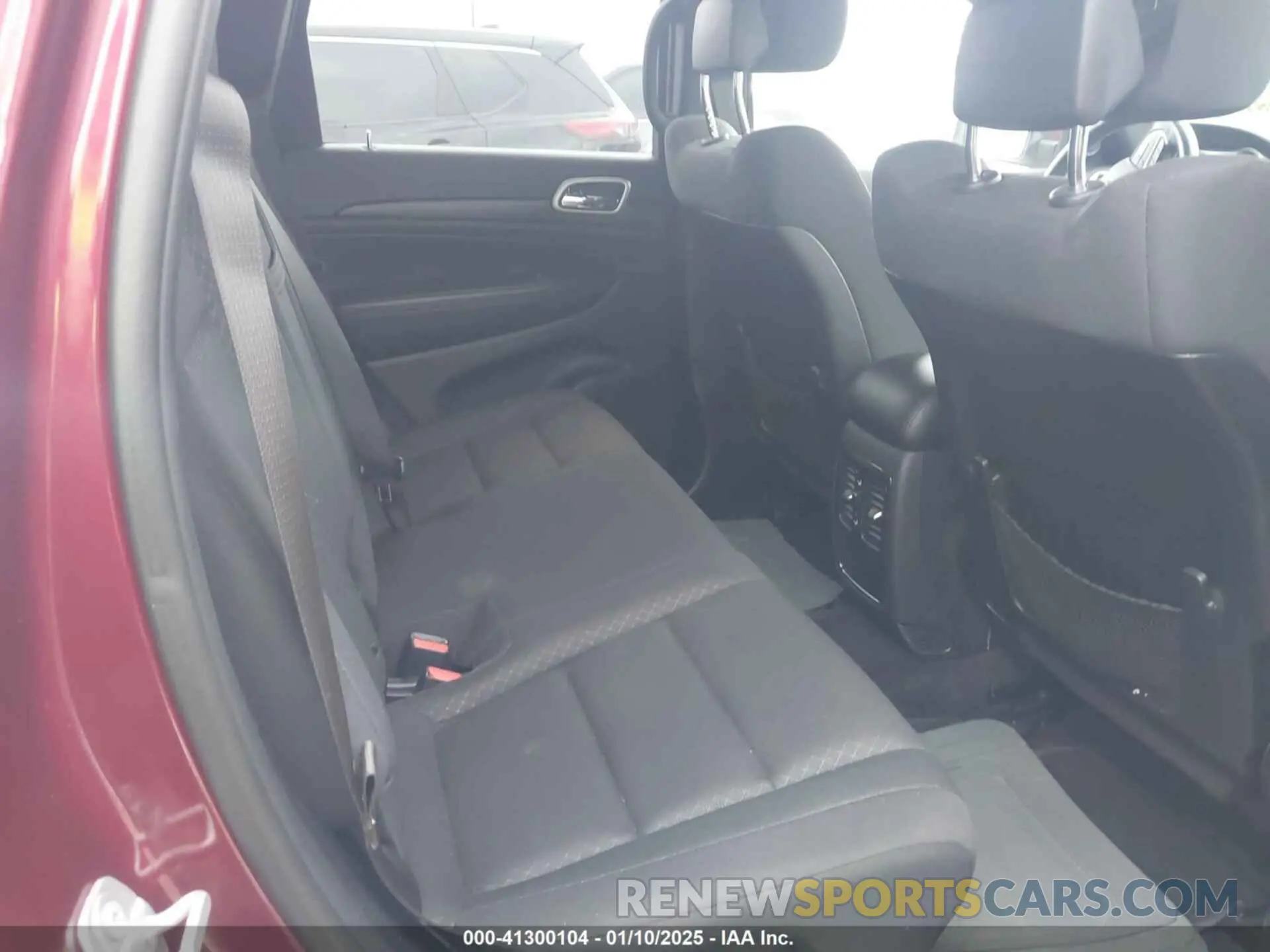 8 Photograph of a damaged car 1C4RJEAG0KC543895 JEEP GRAND CHEROKEE 2019