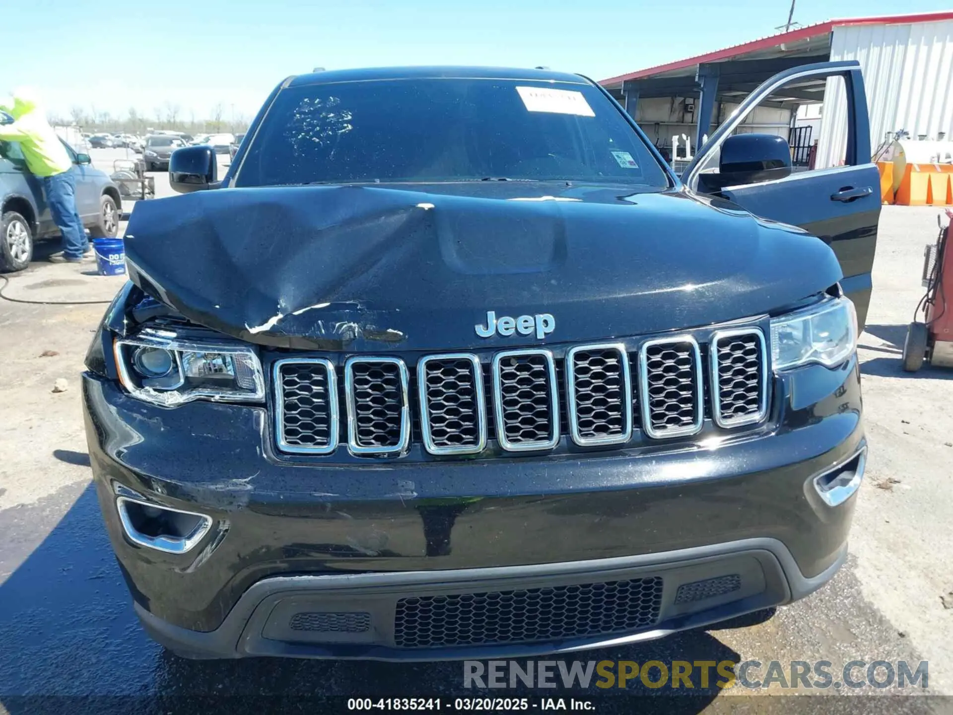 10 Photograph of a damaged car 1C4RJEAG0KC581112 JEEP GRAND CHEROKEE 2019