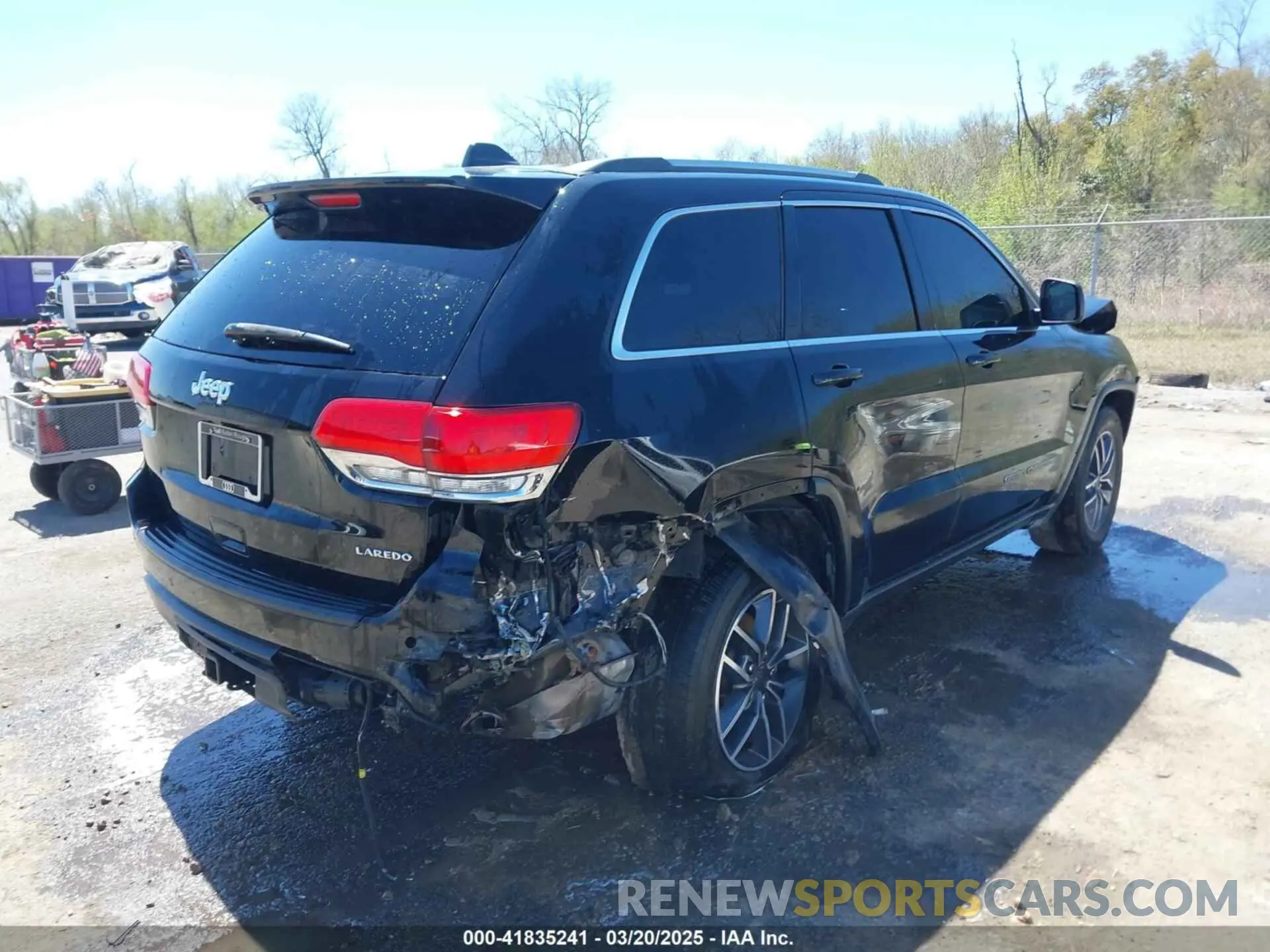 4 Photograph of a damaged car 1C4RJEAG0KC581112 JEEP GRAND CHEROKEE 2019