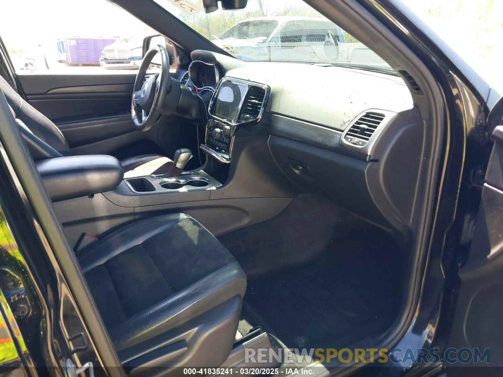 5 Photograph of a damaged car 1C4RJEAG0KC581112 JEEP GRAND CHEROKEE 2019