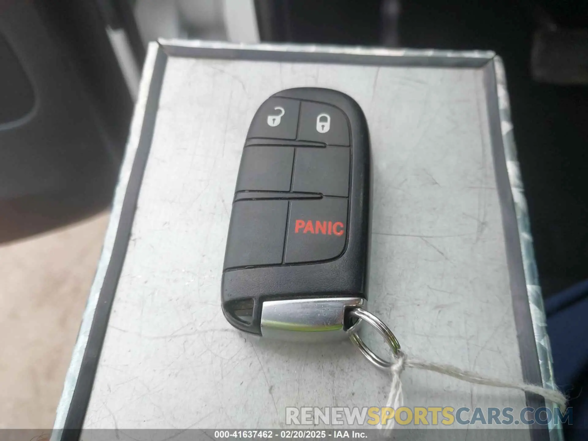 11 Photograph of a damaged car 1C4RJEAG0KC698608 JEEP GRAND CHEROKEE 2019