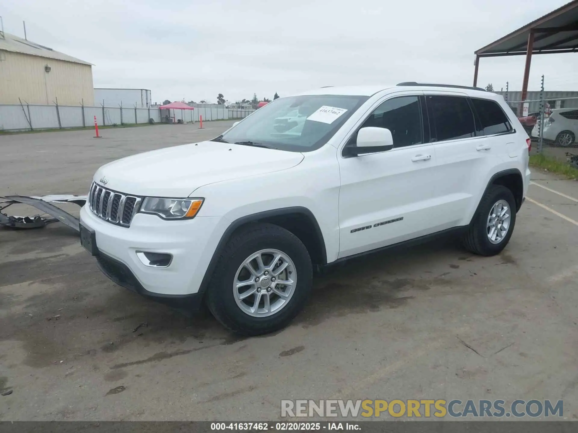 2 Photograph of a damaged car 1C4RJEAG0KC698608 JEEP GRAND CHEROKEE 2019