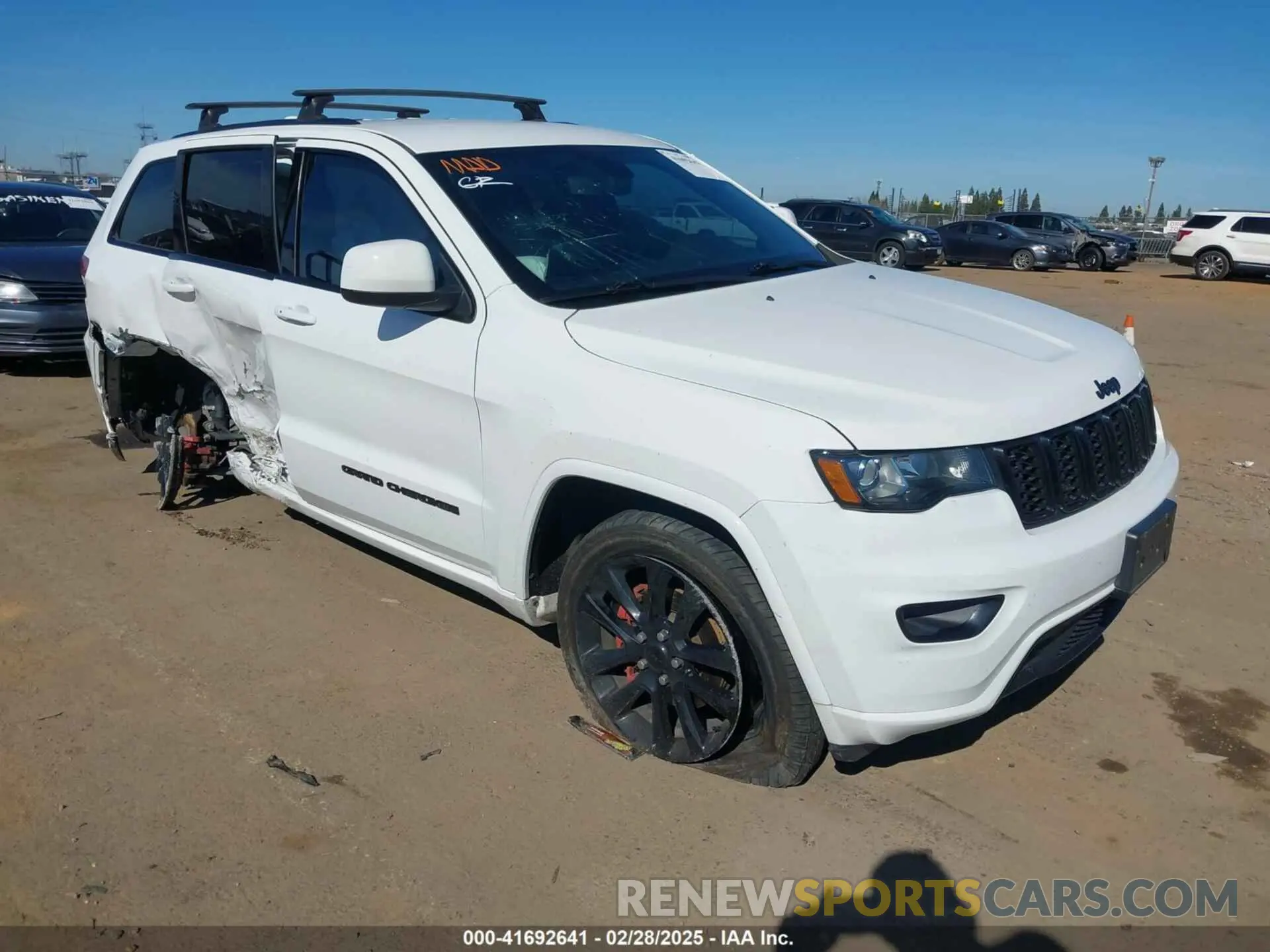 1 Photograph of a damaged car 1C4RJEAG1KC530797 JEEP GRAND CHEROKEE 2019