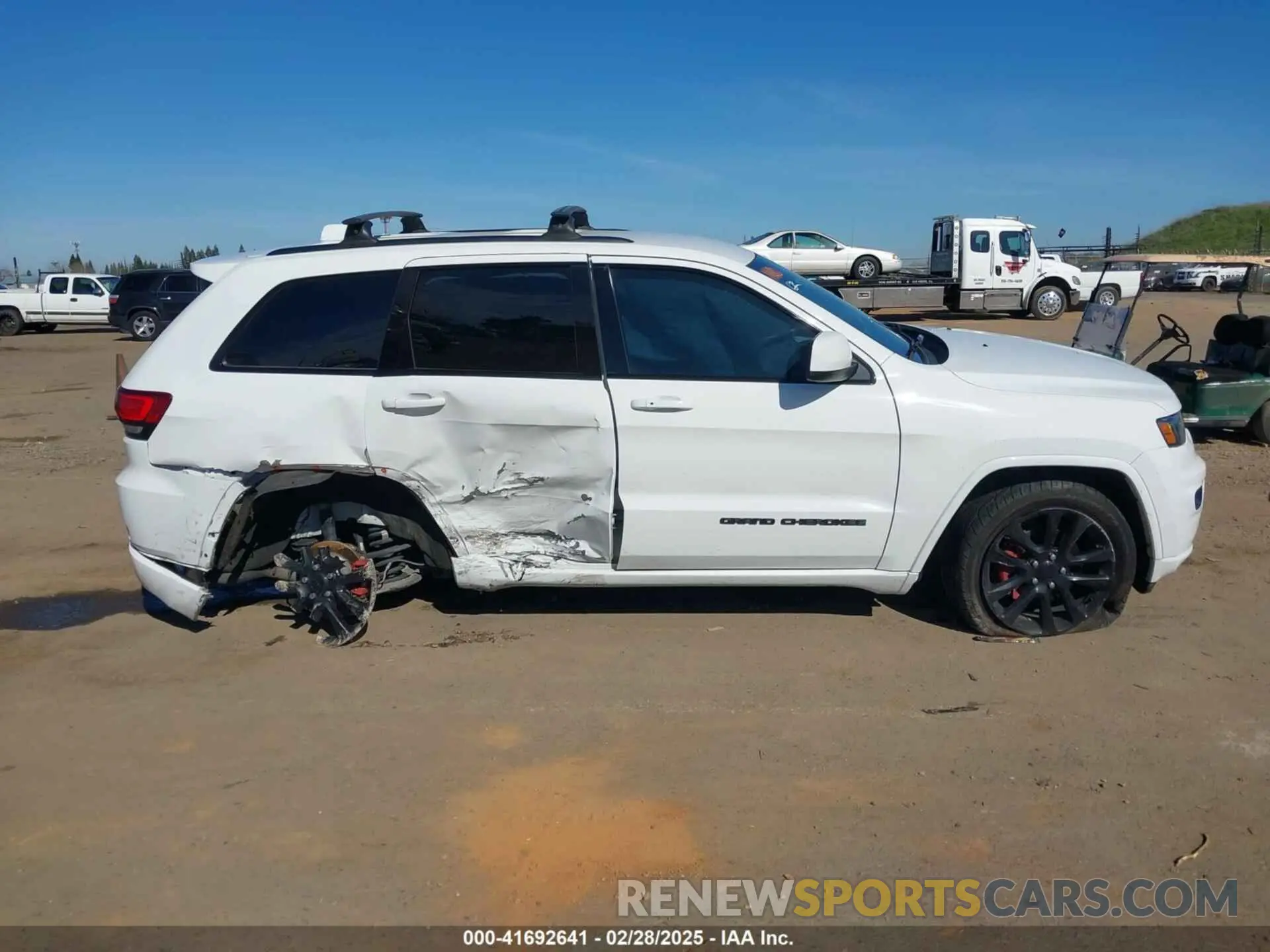 14 Photograph of a damaged car 1C4RJEAG1KC530797 JEEP GRAND CHEROKEE 2019