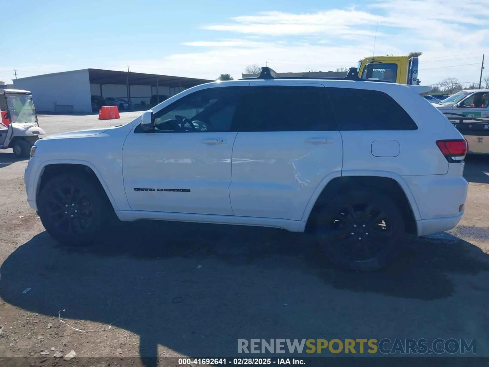15 Photograph of a damaged car 1C4RJEAG1KC530797 JEEP GRAND CHEROKEE 2019