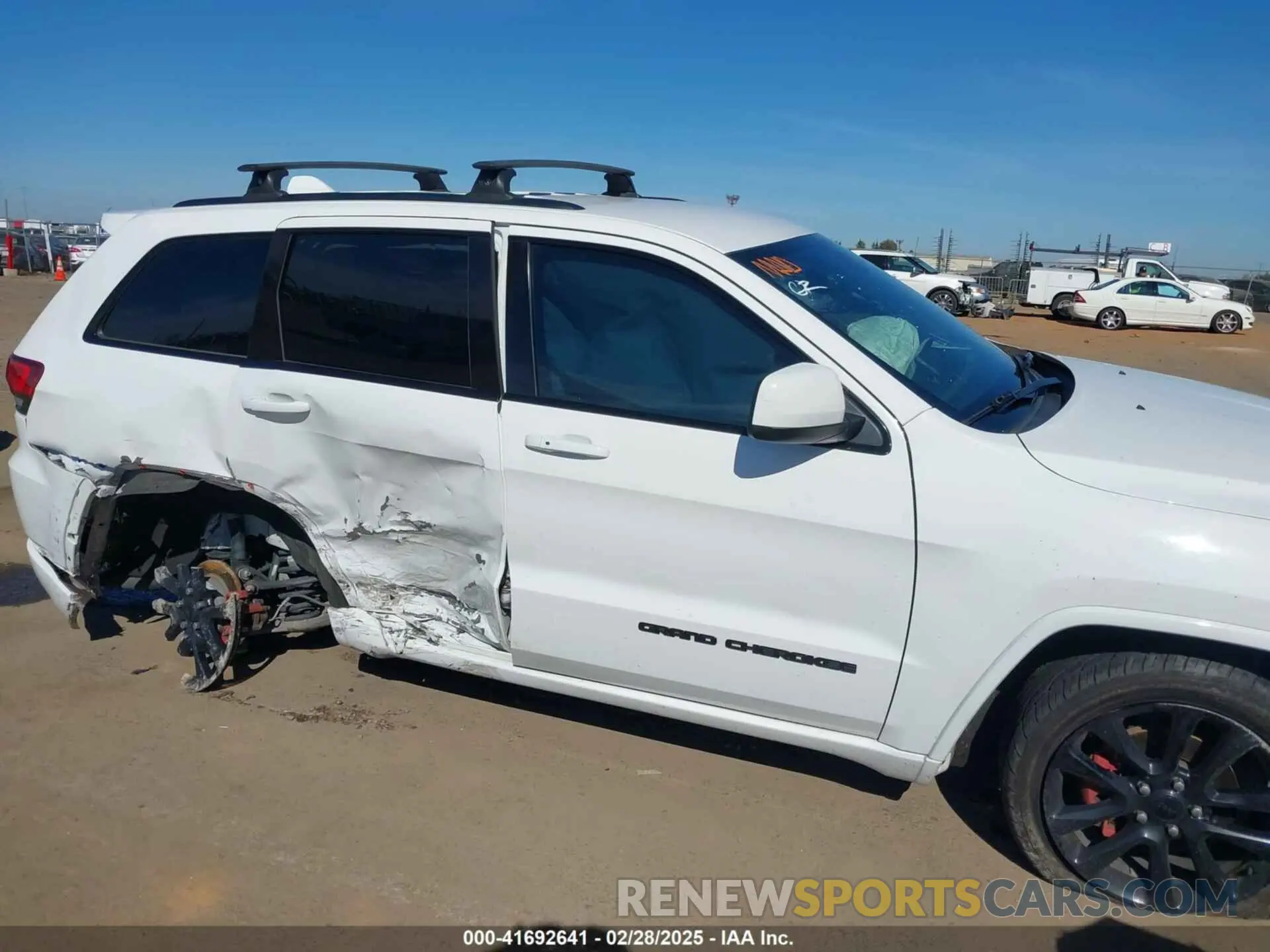 6 Photograph of a damaged car 1C4RJEAG1KC530797 JEEP GRAND CHEROKEE 2019