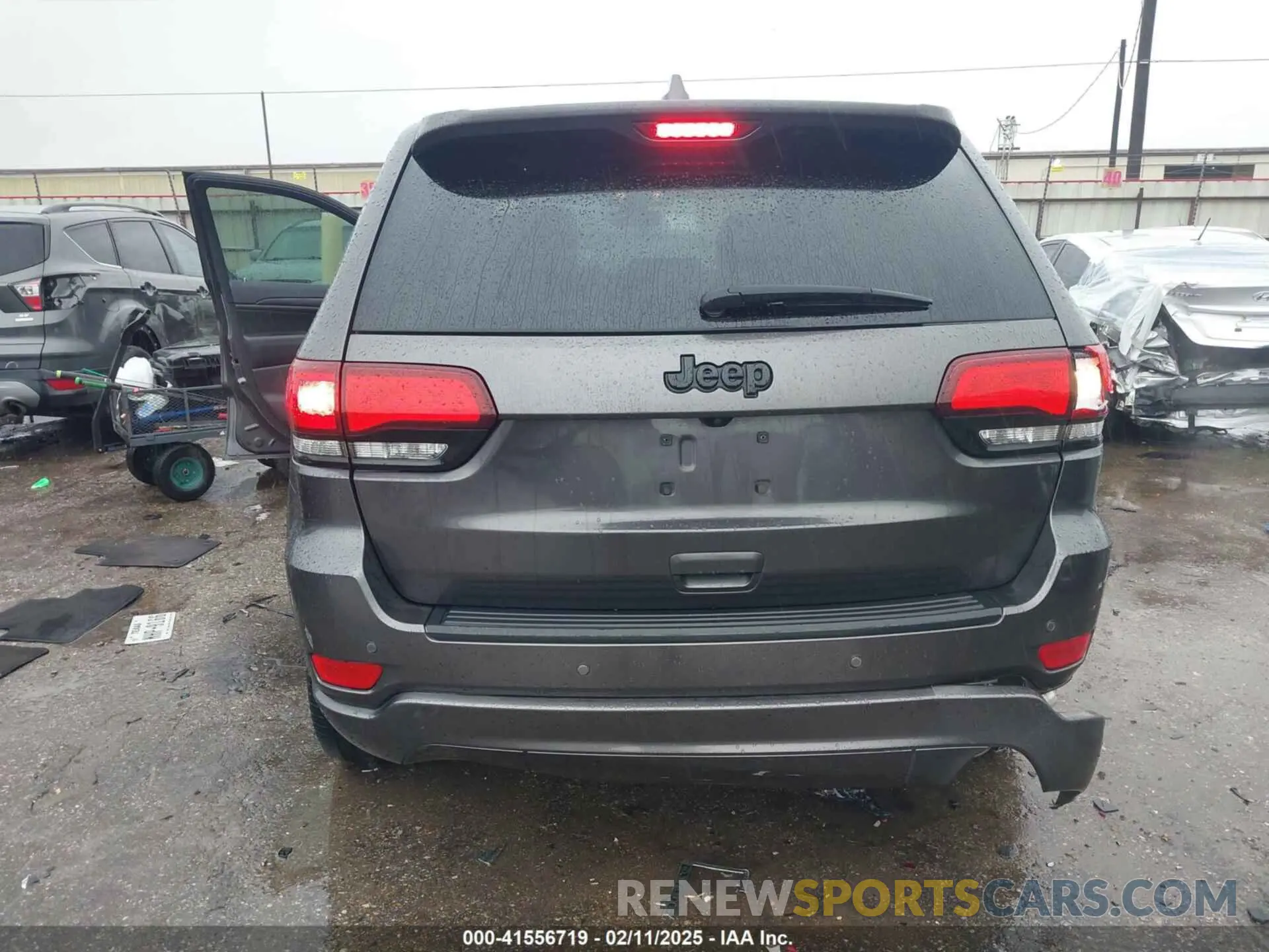 16 Photograph of a damaged car 1C4RJEAG1KC572533 JEEP GRAND CHEROKEE 2019