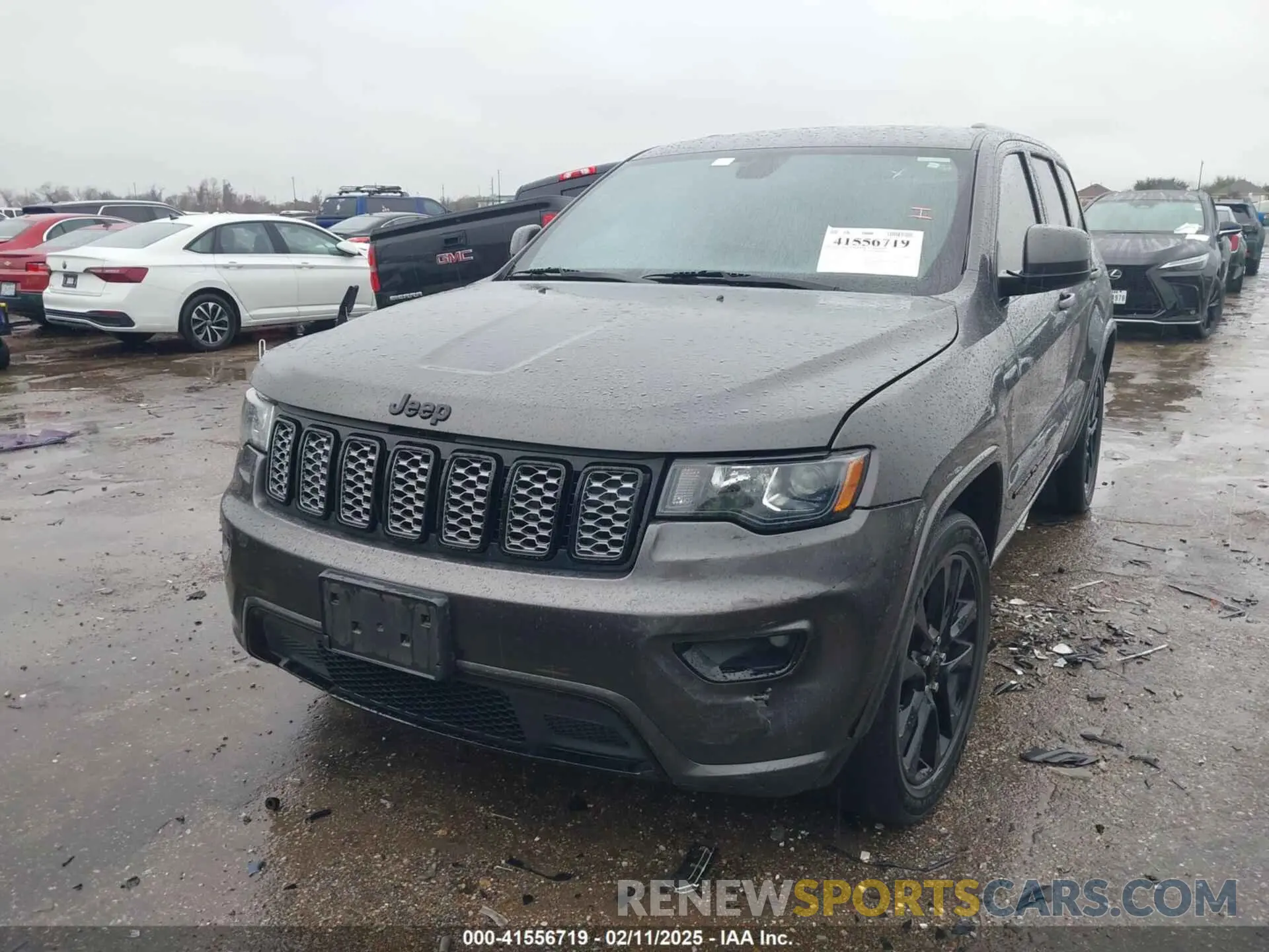 2 Photograph of a damaged car 1C4RJEAG1KC572533 JEEP GRAND CHEROKEE 2019