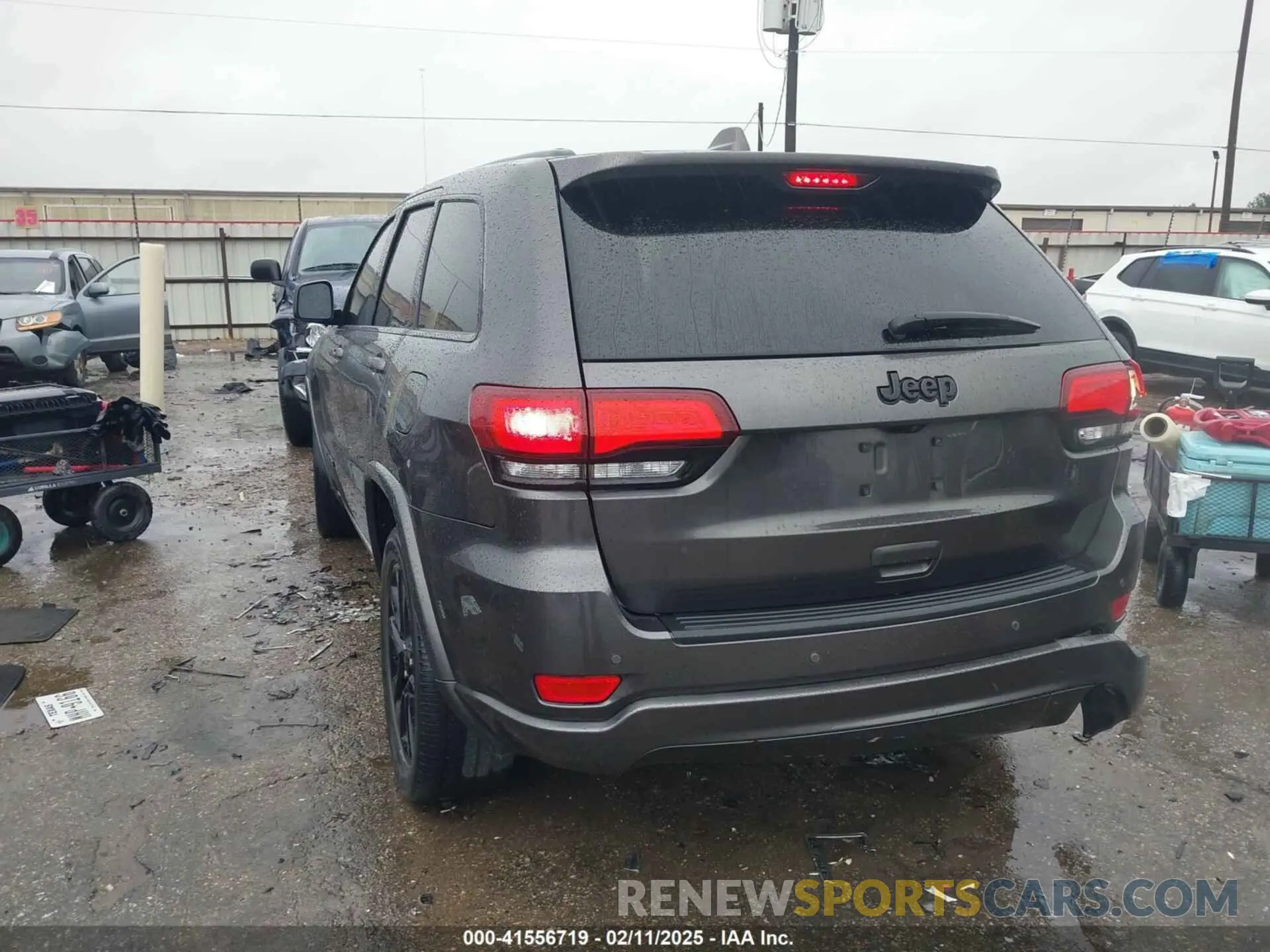 3 Photograph of a damaged car 1C4RJEAG1KC572533 JEEP GRAND CHEROKEE 2019