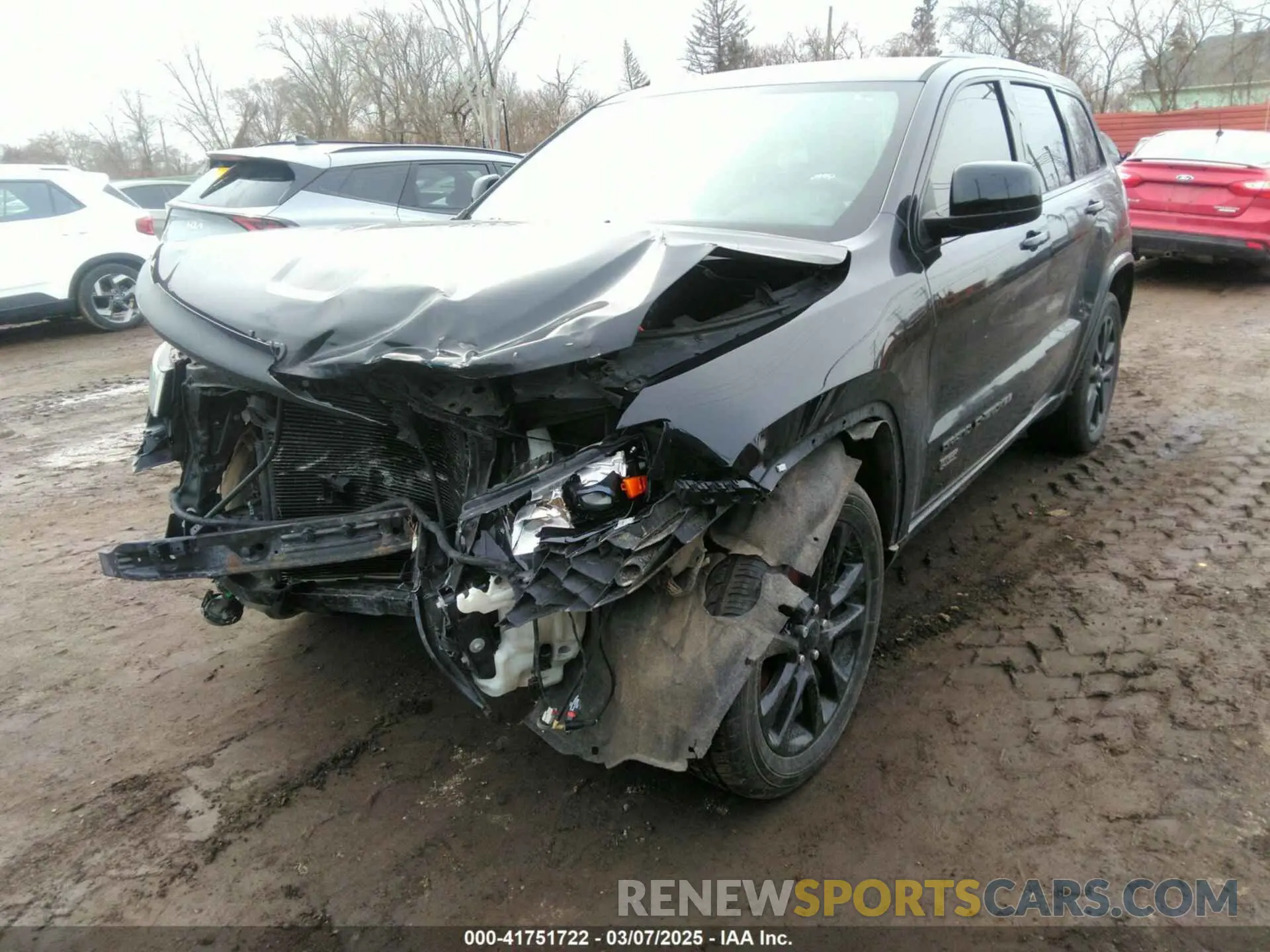 2 Photograph of a damaged car 1C4RJEAG3KC530347 JEEP GRAND CHEROKEE 2019