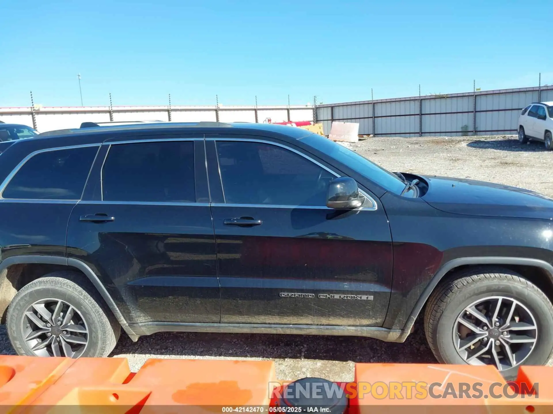 13 Photograph of a damaged car 1C4RJEAG3KC558147 JEEP GRAND CHEROKEE 2019