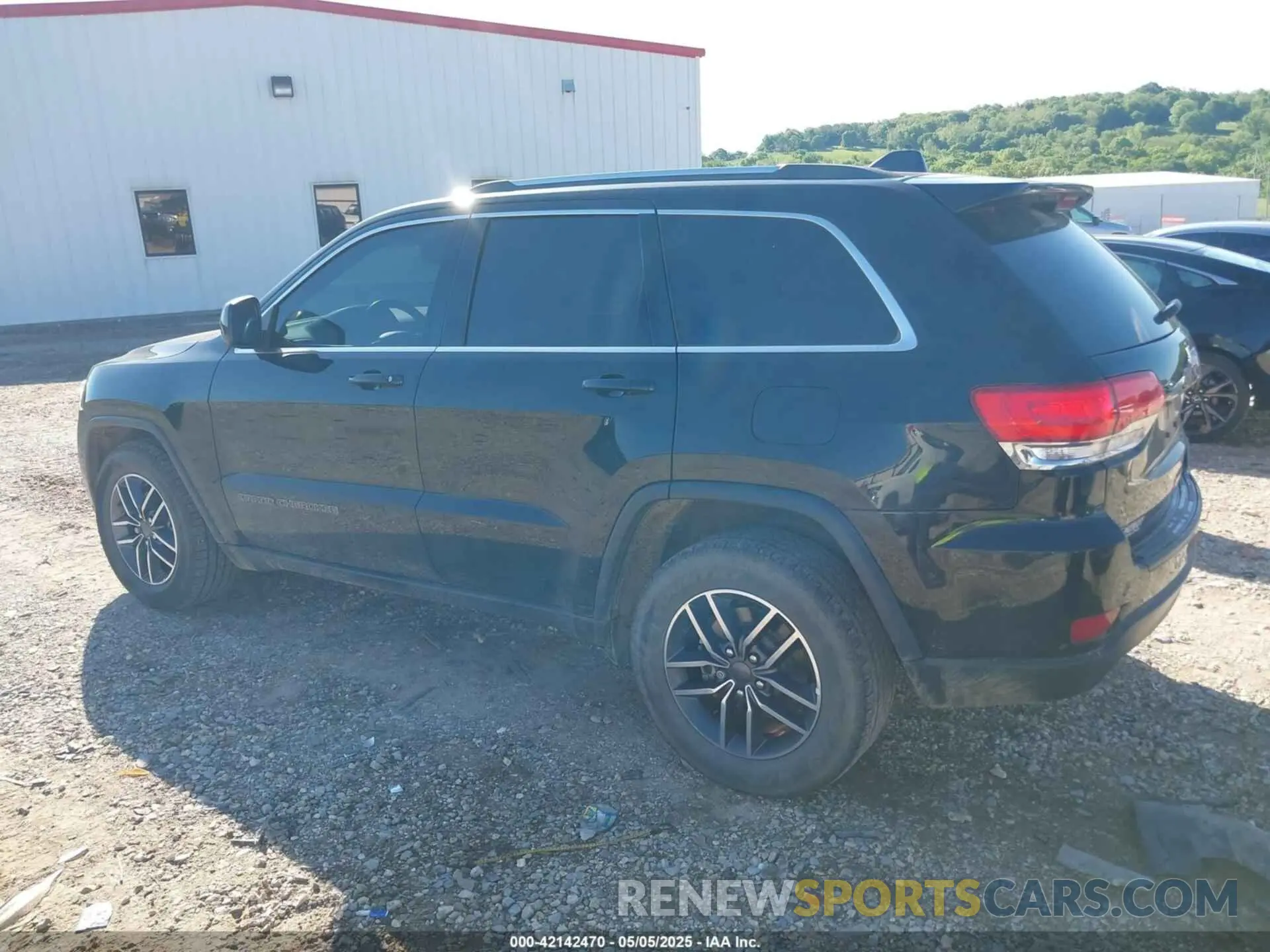 14 Photograph of a damaged car 1C4RJEAG3KC558147 JEEP GRAND CHEROKEE 2019