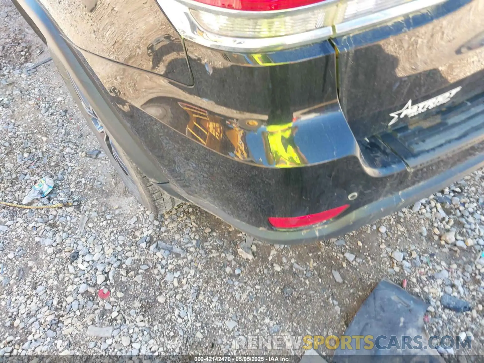 6 Photograph of a damaged car 1C4RJEAG3KC558147 JEEP GRAND CHEROKEE 2019