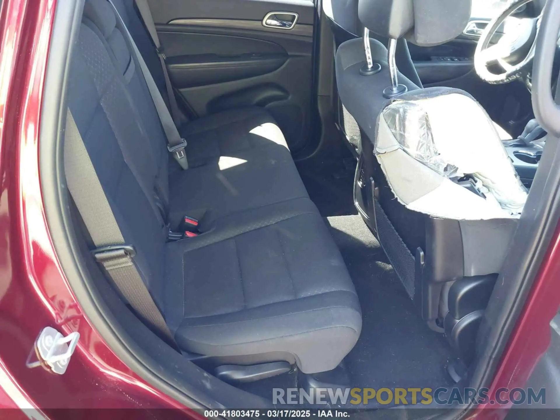 8 Photograph of a damaged car 1C4RJEAG3KC650035 JEEP GRAND CHEROKEE 2019