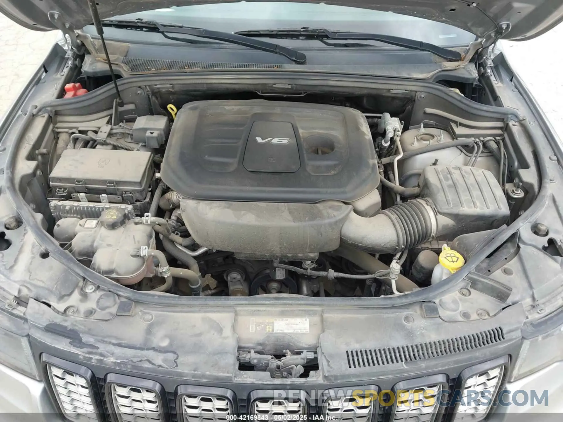 10 Photograph of a damaged car 1C4RJEAG3KC672617 JEEP GRAND CHEROKEE 2019