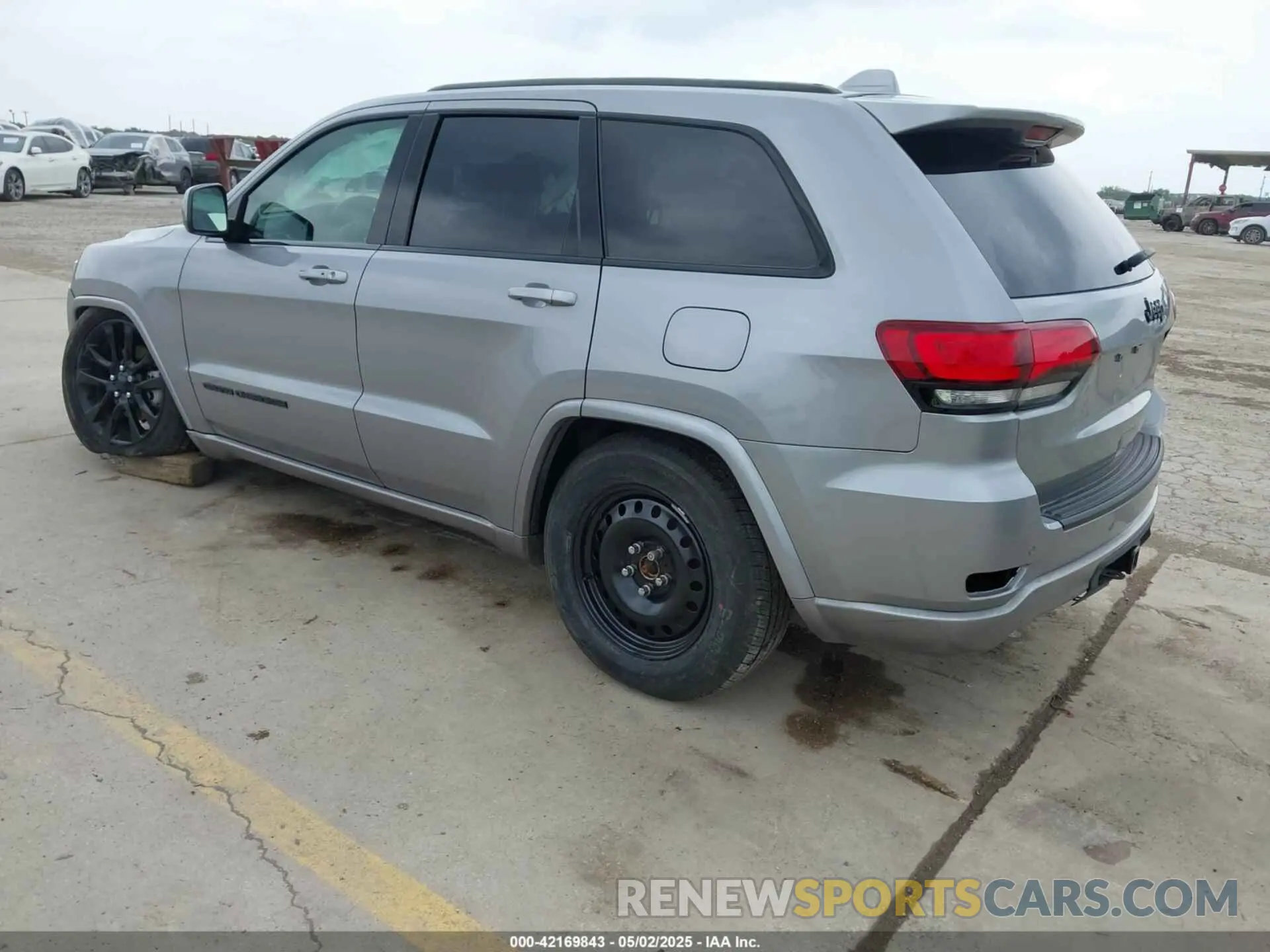 3 Photograph of a damaged car 1C4RJEAG3KC672617 JEEP GRAND CHEROKEE 2019