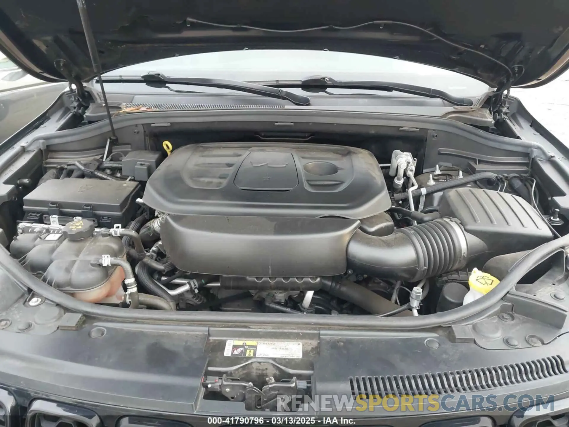 10 Photograph of a damaged car 1C4RJEAG3KC816988 JEEP GRAND CHEROKEE 2019