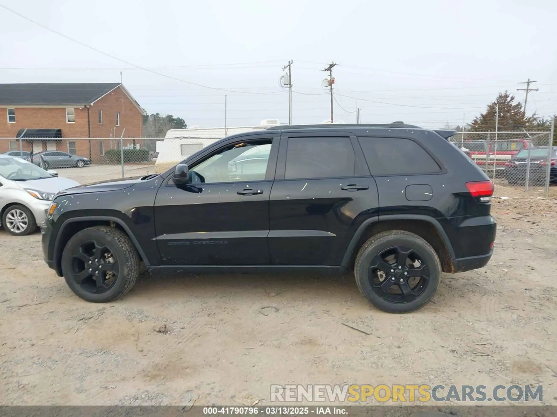 14 Photograph of a damaged car 1C4RJEAG3KC816988 JEEP GRAND CHEROKEE 2019
