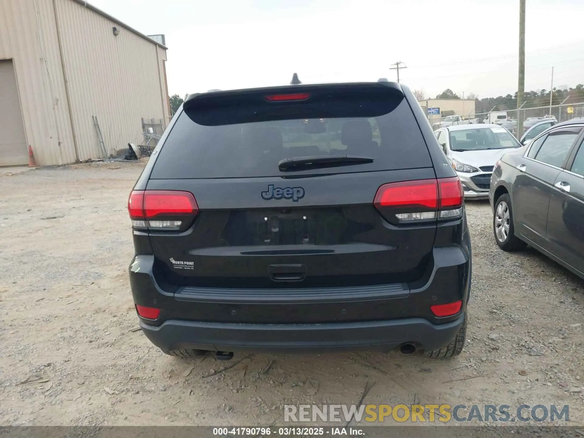 16 Photograph of a damaged car 1C4RJEAG3KC816988 JEEP GRAND CHEROKEE 2019