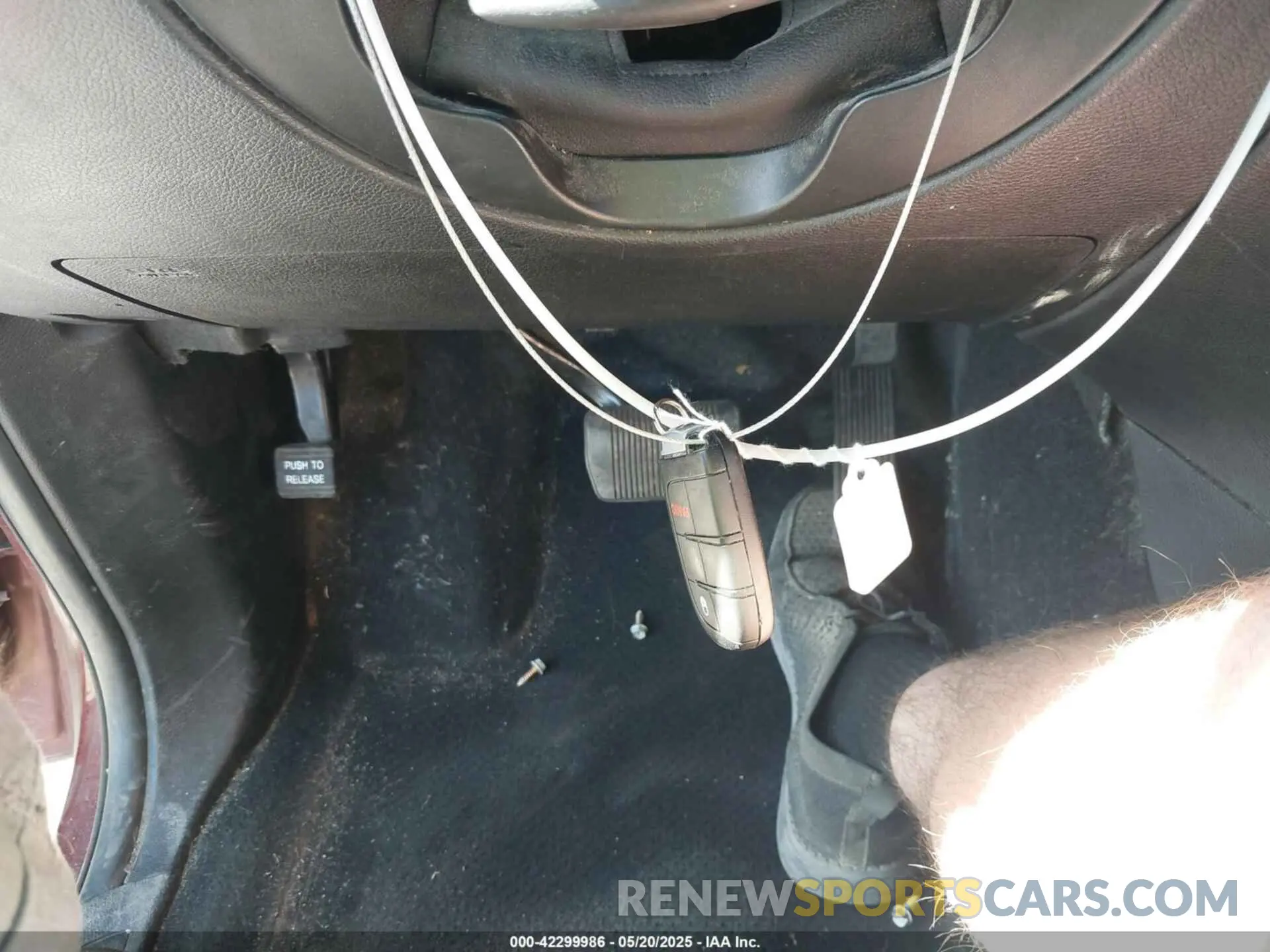 11 Photograph of a damaged car 1C4RJEAG3KC851756 JEEP GRAND CHEROKEE 2019