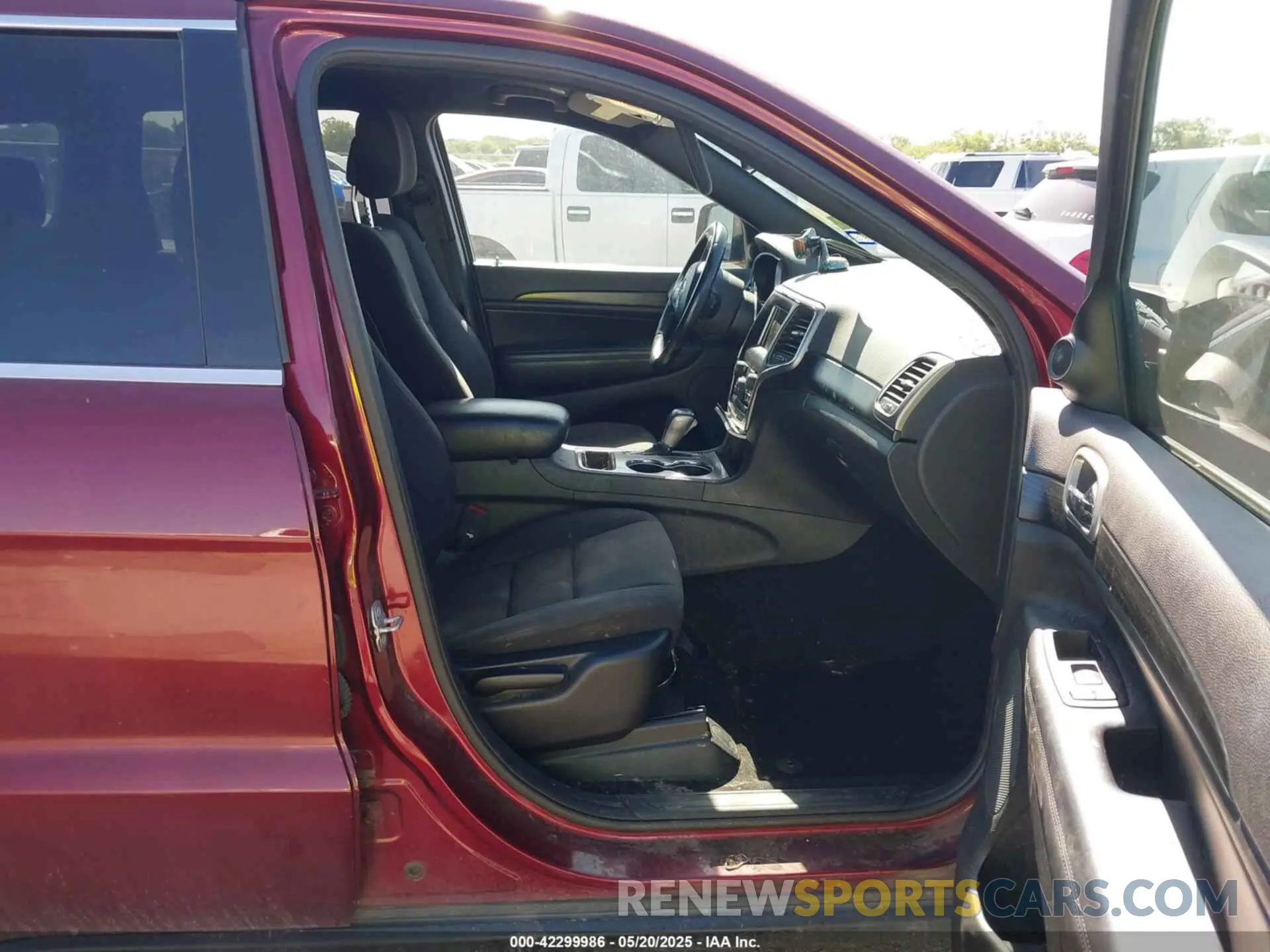 5 Photograph of a damaged car 1C4RJEAG3KC851756 JEEP GRAND CHEROKEE 2019