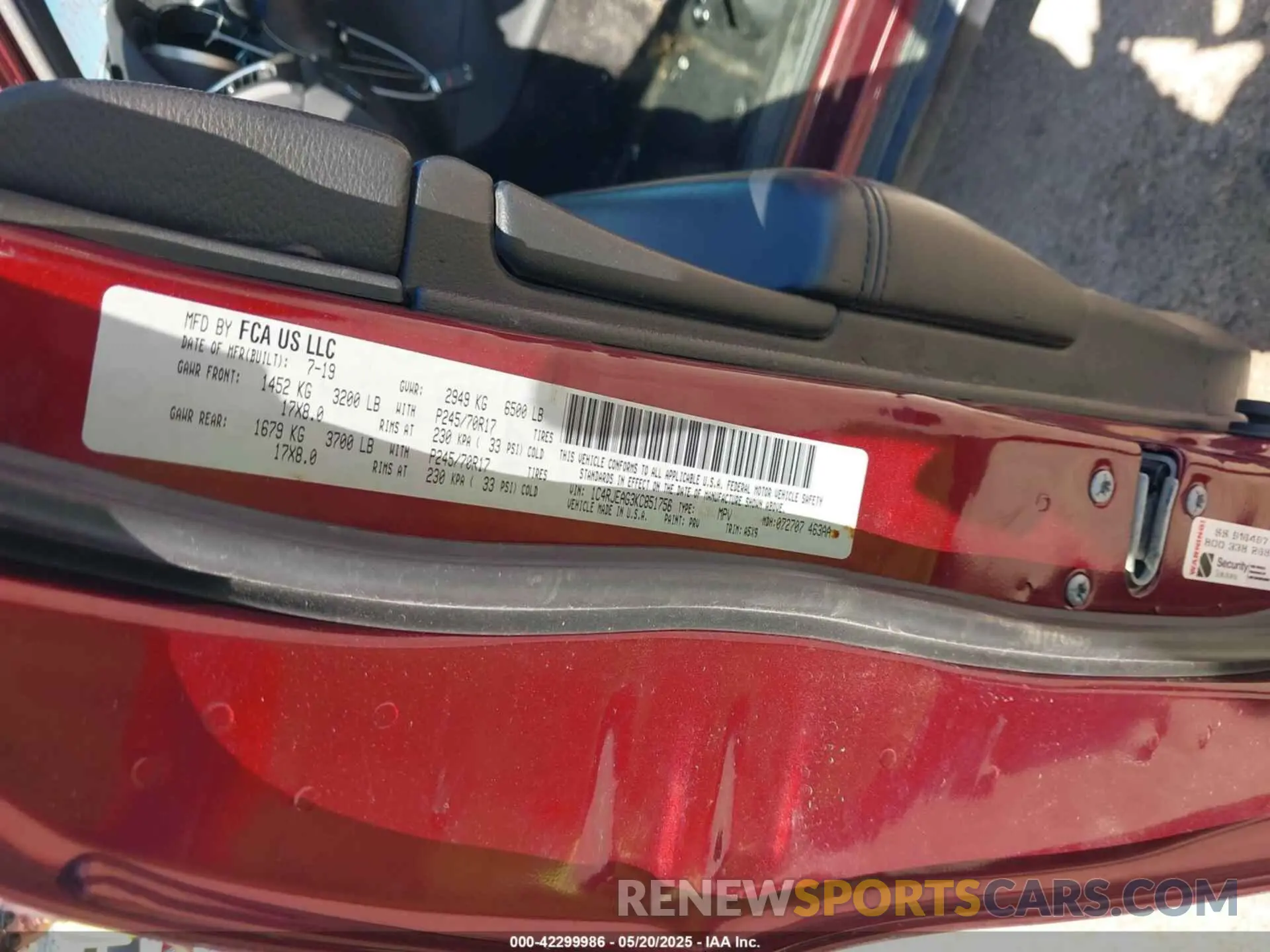 9 Photograph of a damaged car 1C4RJEAG3KC851756 JEEP GRAND CHEROKEE 2019