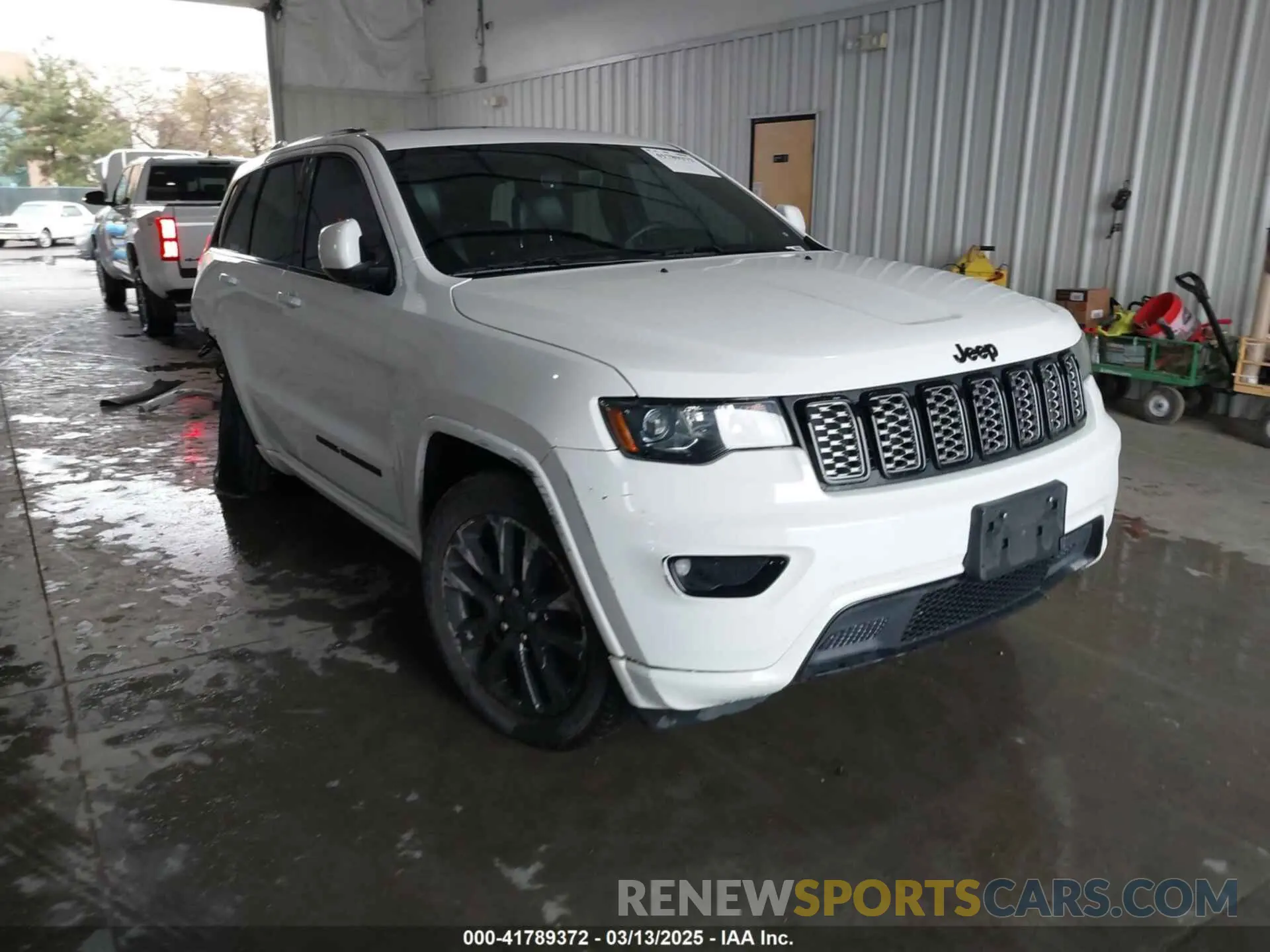 1 Photograph of a damaged car 1C4RJEAG4KC673422 JEEP GRAND CHEROKEE 2019