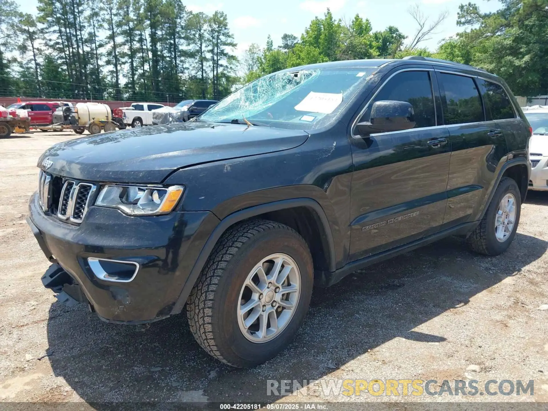 2 Photograph of a damaged car 1C4RJEAG4KC690043 JEEP GRAND CHEROKEE 2019